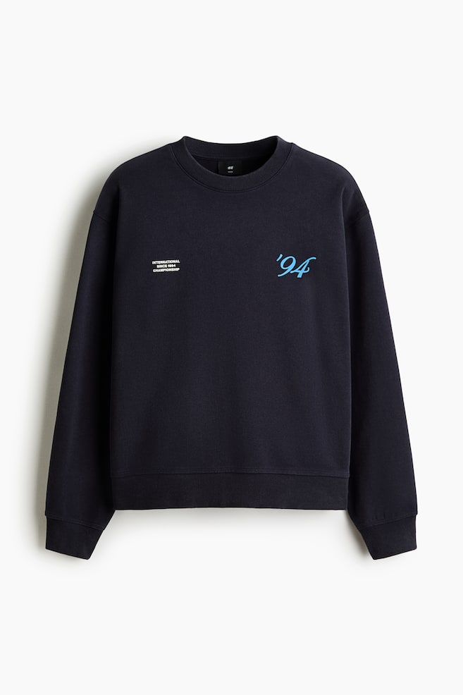 Loose-Fit Printed Sweatshirt - Dark blue/INTL. 94/Dark beige/SoHo NYC - 1