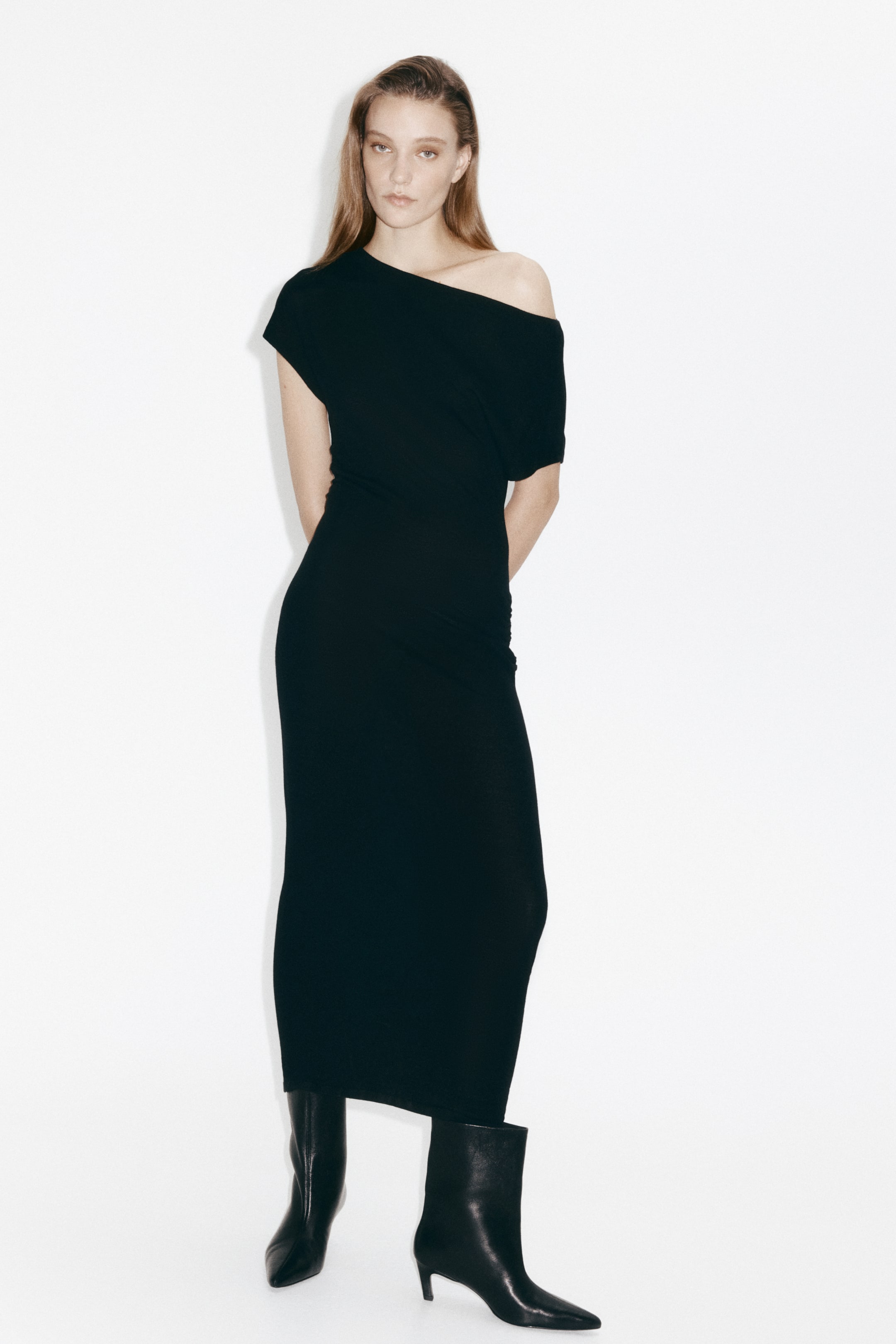 Ver imagen más grande: Vestido de un hombro en lana merino - Negro - MUJER | H&M ES 1