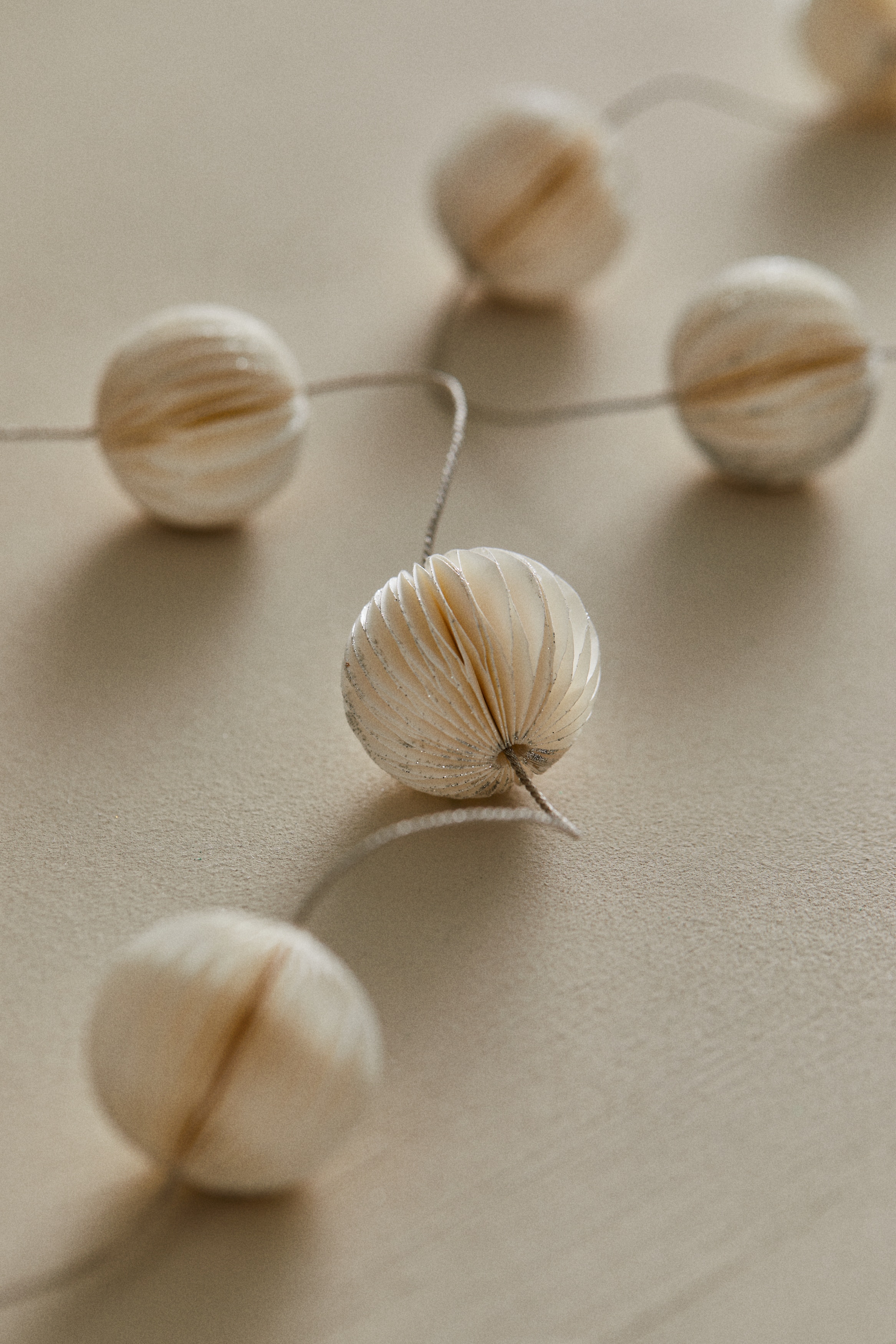 H & M - グリッターハニカムガーランド - ホワイト