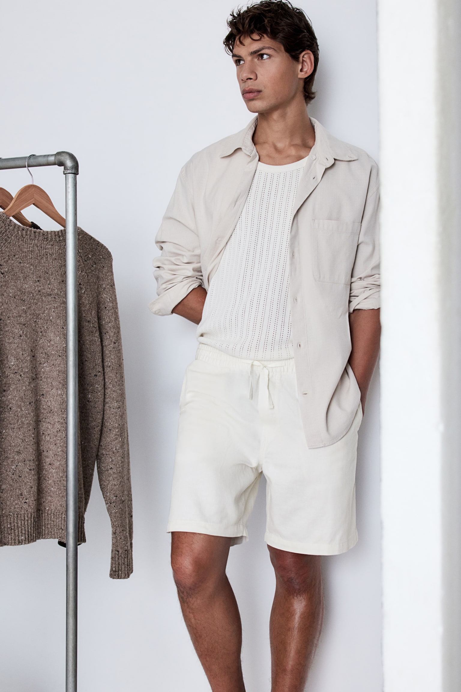 Relaxed Fit Linen-blend shorts - Cream/Navy blue/Dark grey - 1