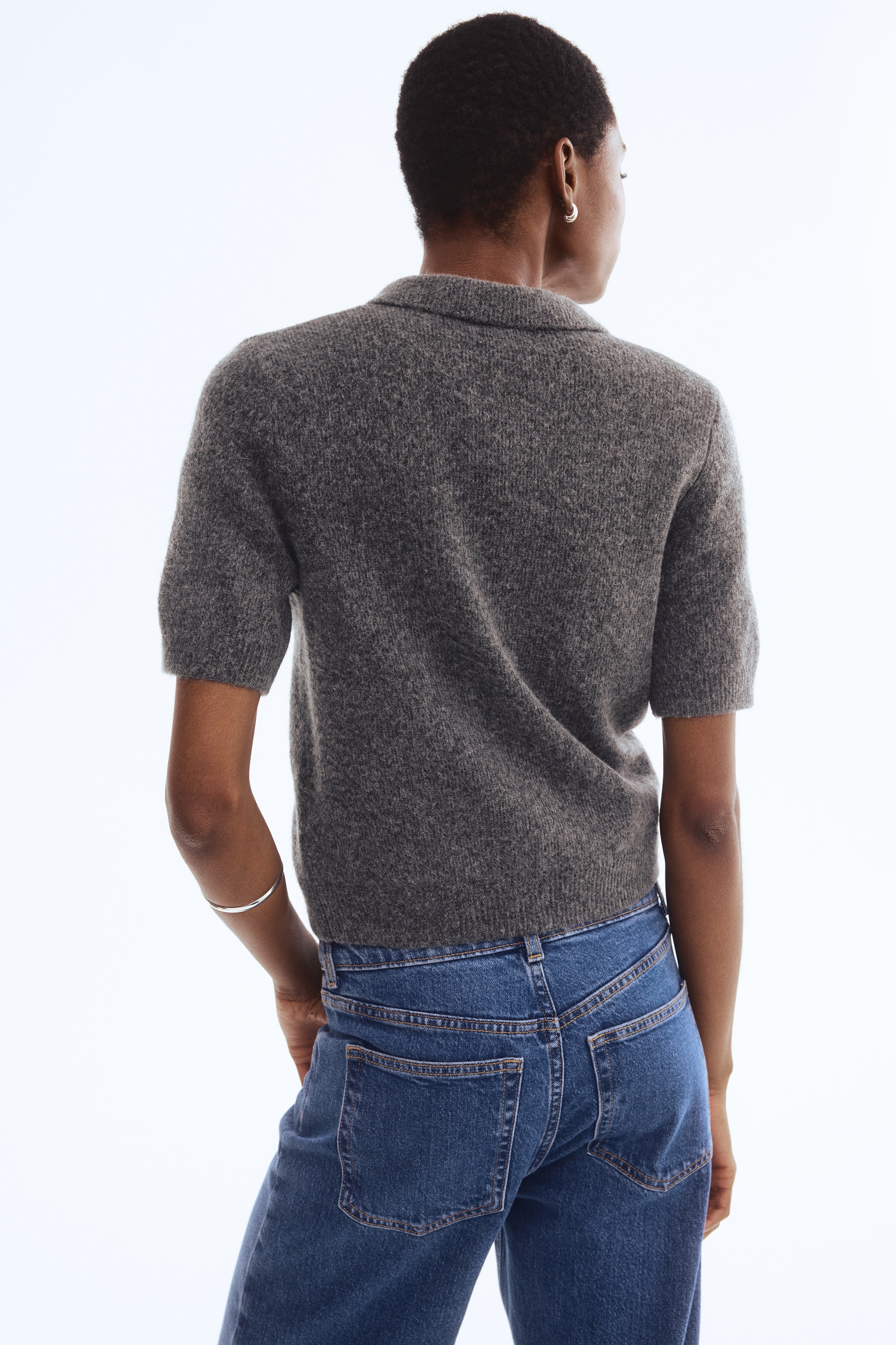 Short-sleeved collared cardigan