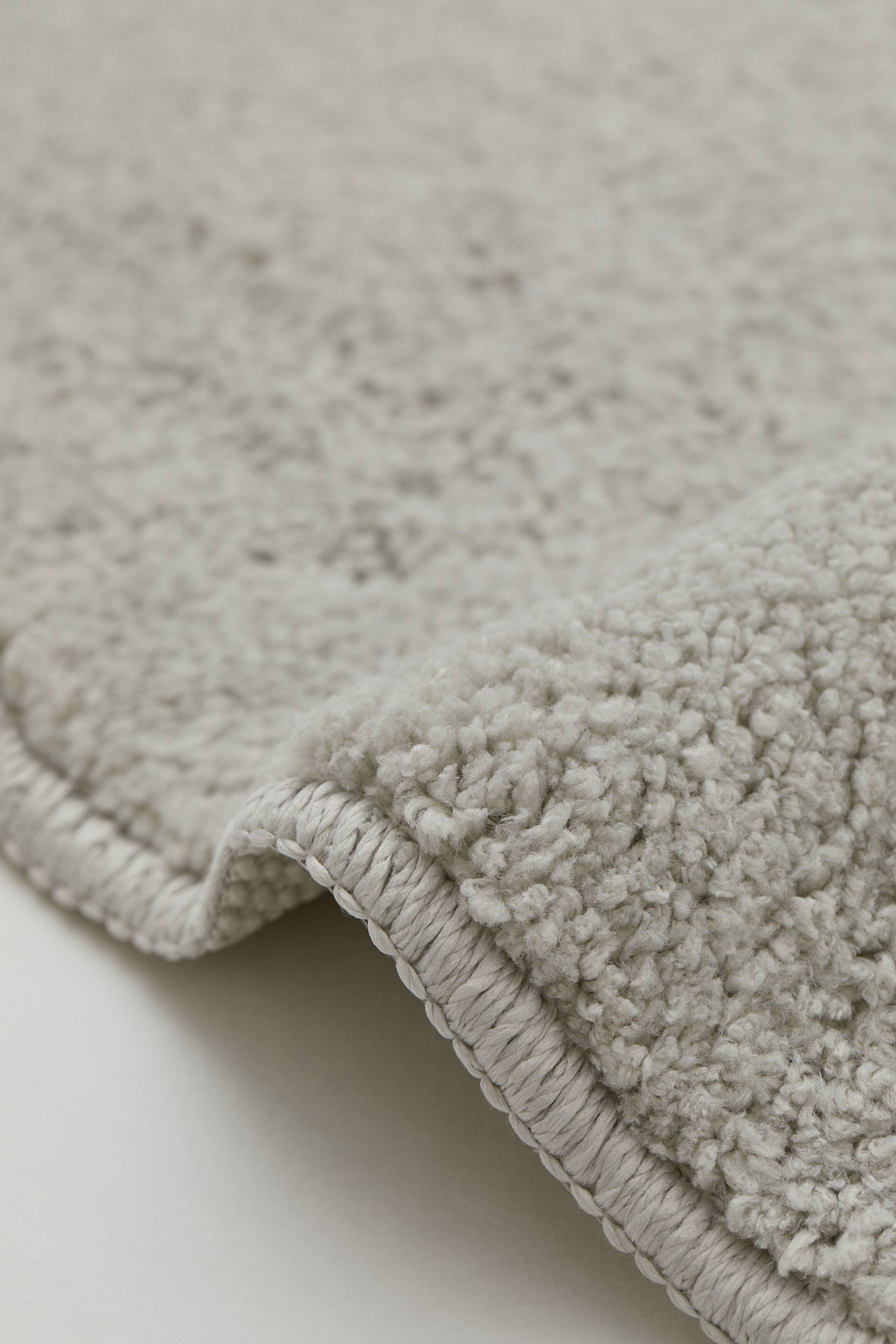 Round Bath Mat Light gray Home All H&M US