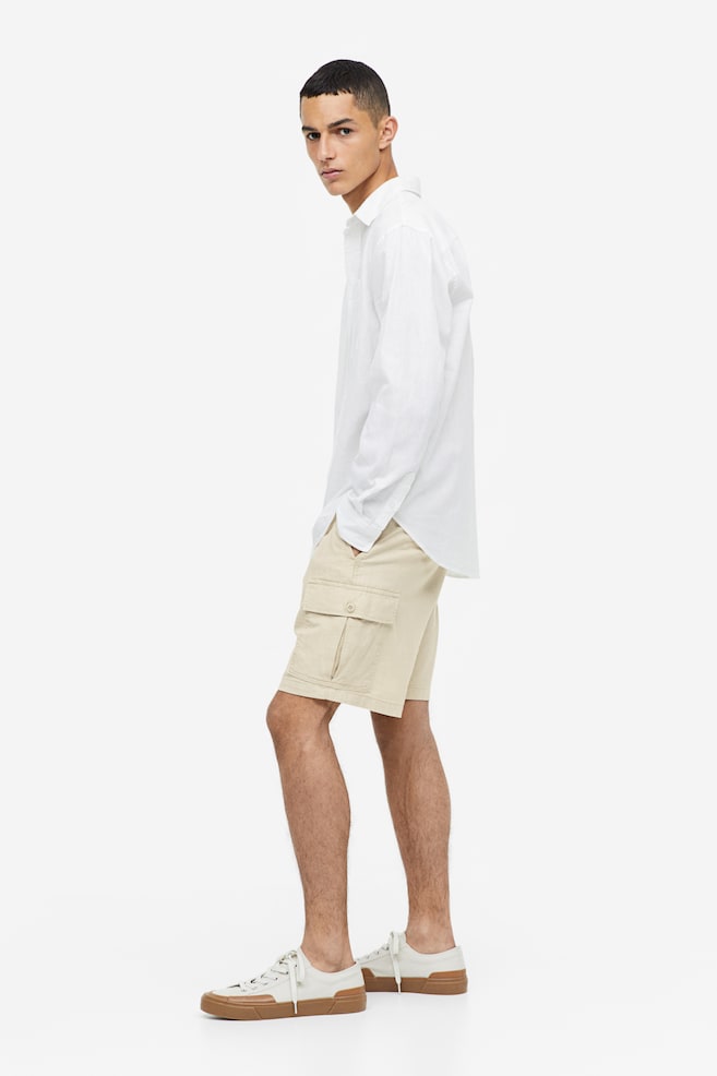 Regular Fit Linen-blend cargo shorts - Beige/Cream - 4