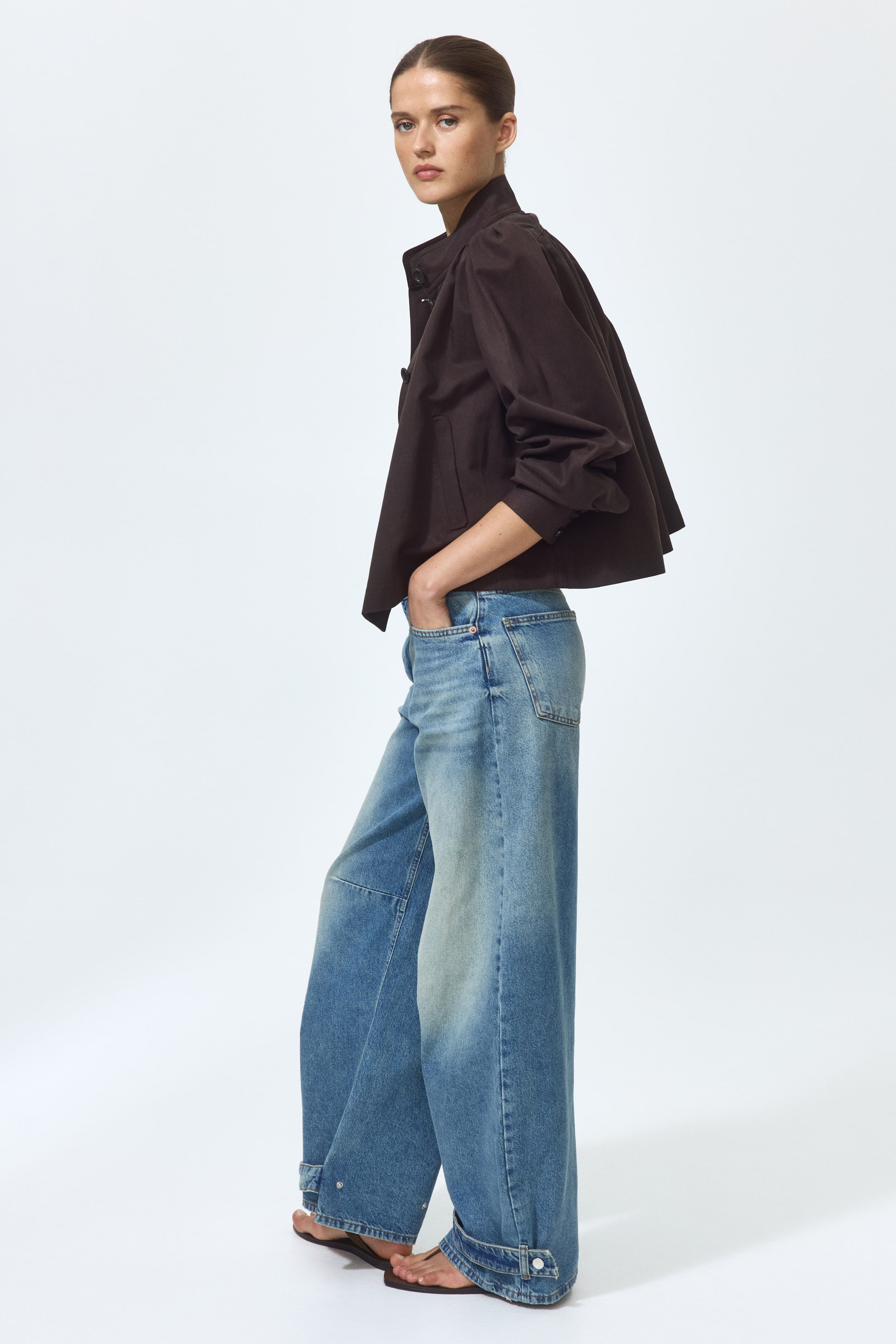Barrel-Leg High-Waist Jeans