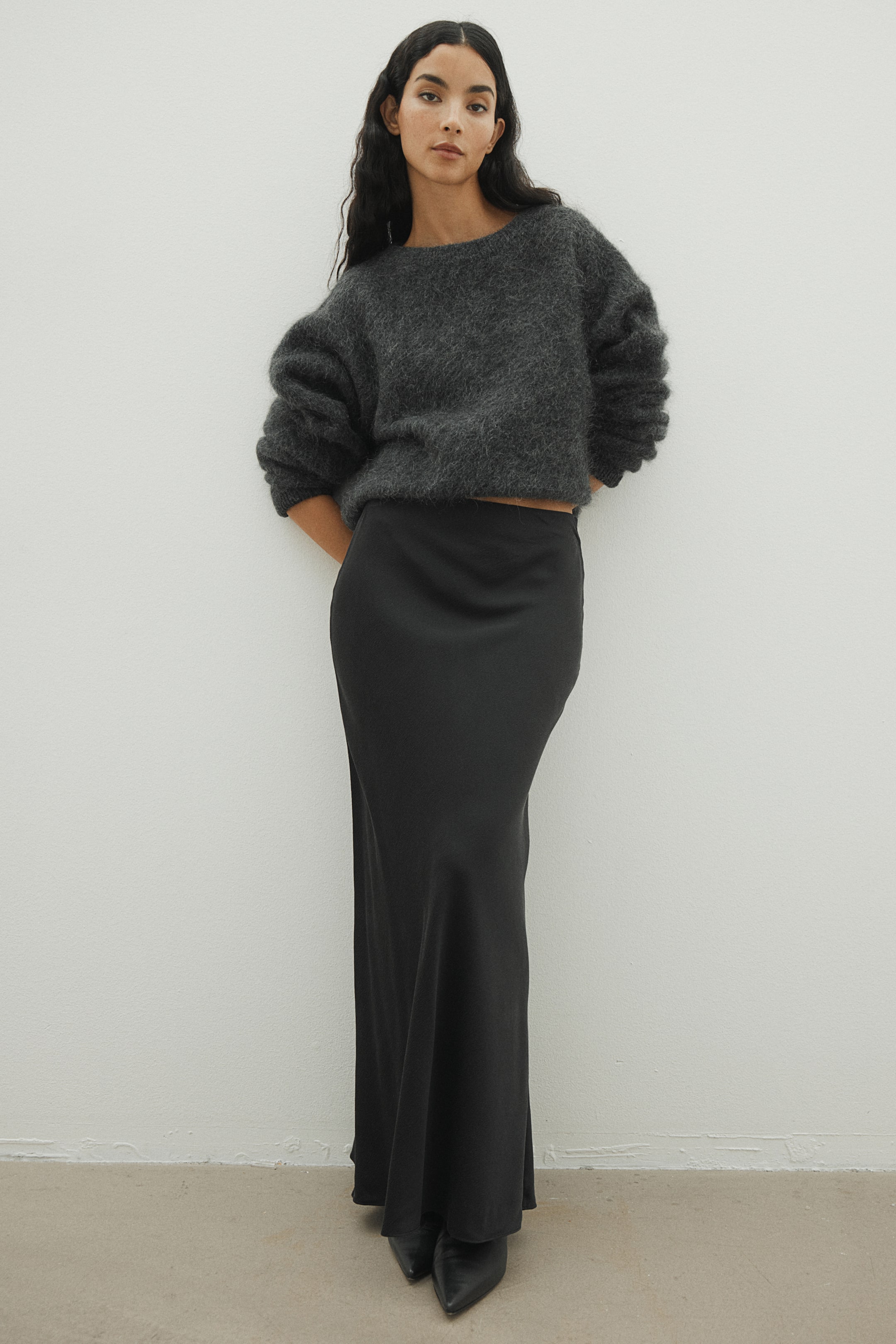 Oversized mohair-blend jumper - Round neck - Extra long sleeve - Dark ...