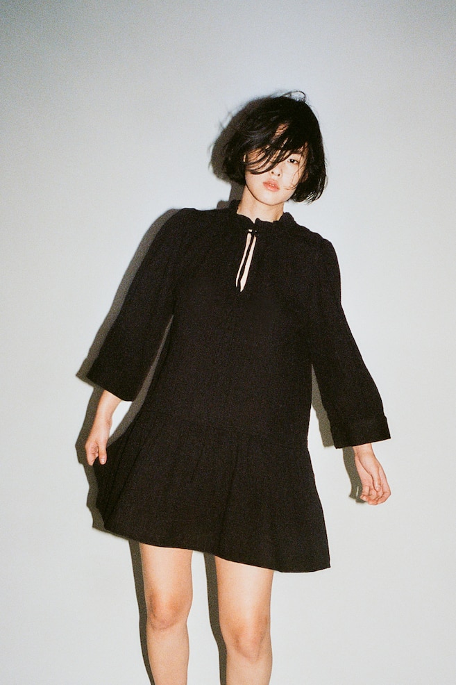 Kleid aus Baumwolle mit Kordelzügen - Schwarz - 4