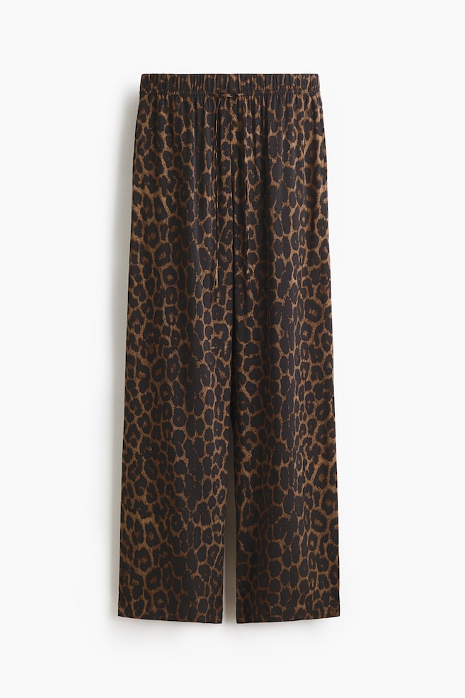 Weite Schlupfhose - Dunkelbeige/Leopardenprint/Schwarz/Cremefarben/Schwarz gemustert/Olivgrün/Dunkelbraun/Rot/Paisleymuster/Braun - 1