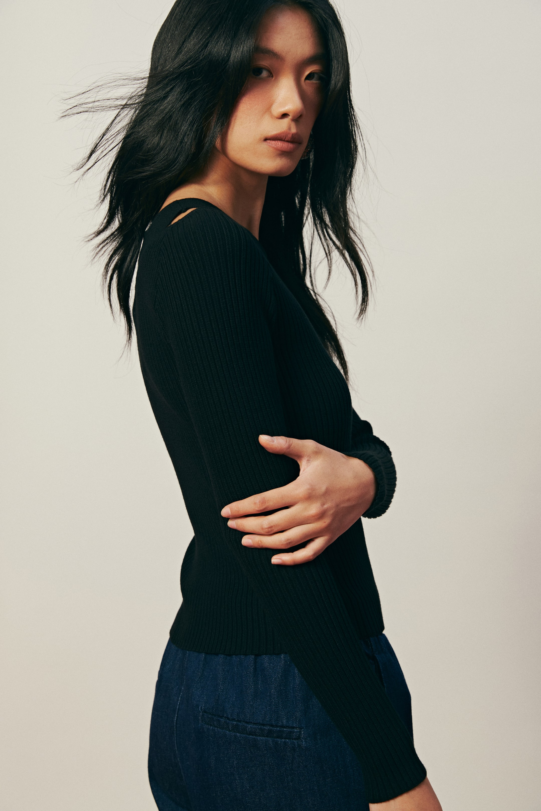 이미지 확대 보기: 리브니트 탑 - 블랙 - 여성 | H&M KR 4