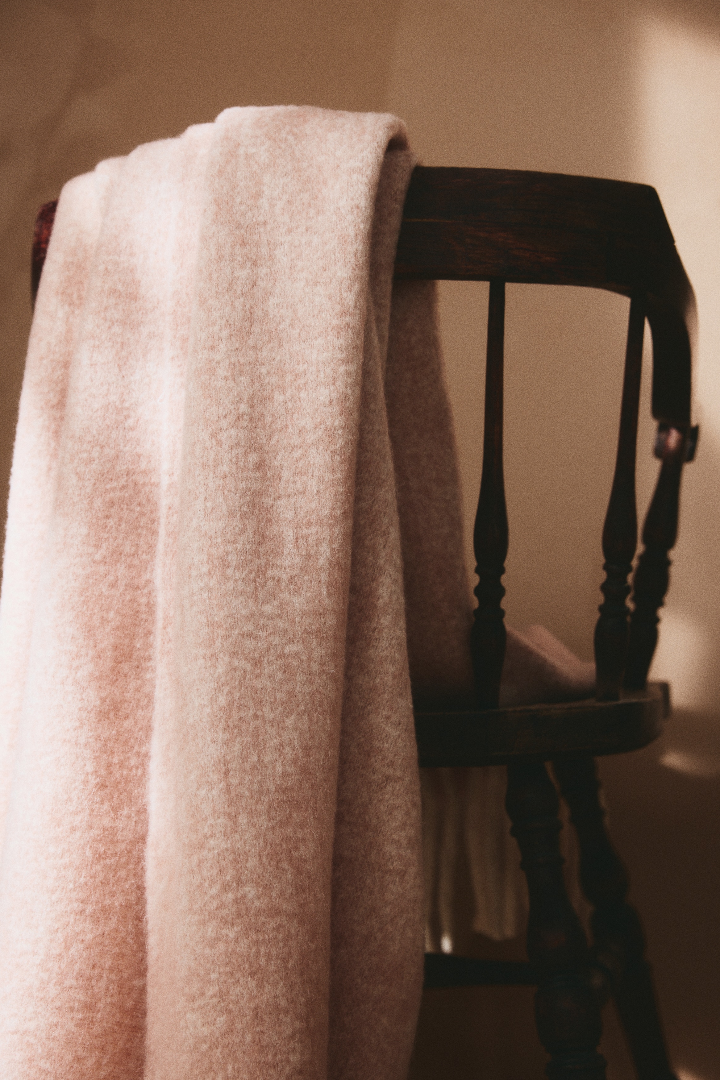 Couverture à franges en laine mélangée - Rose pêche/Brun foncé/Taupe clair/Rose pêche/rayé/Taupe clair/rayé