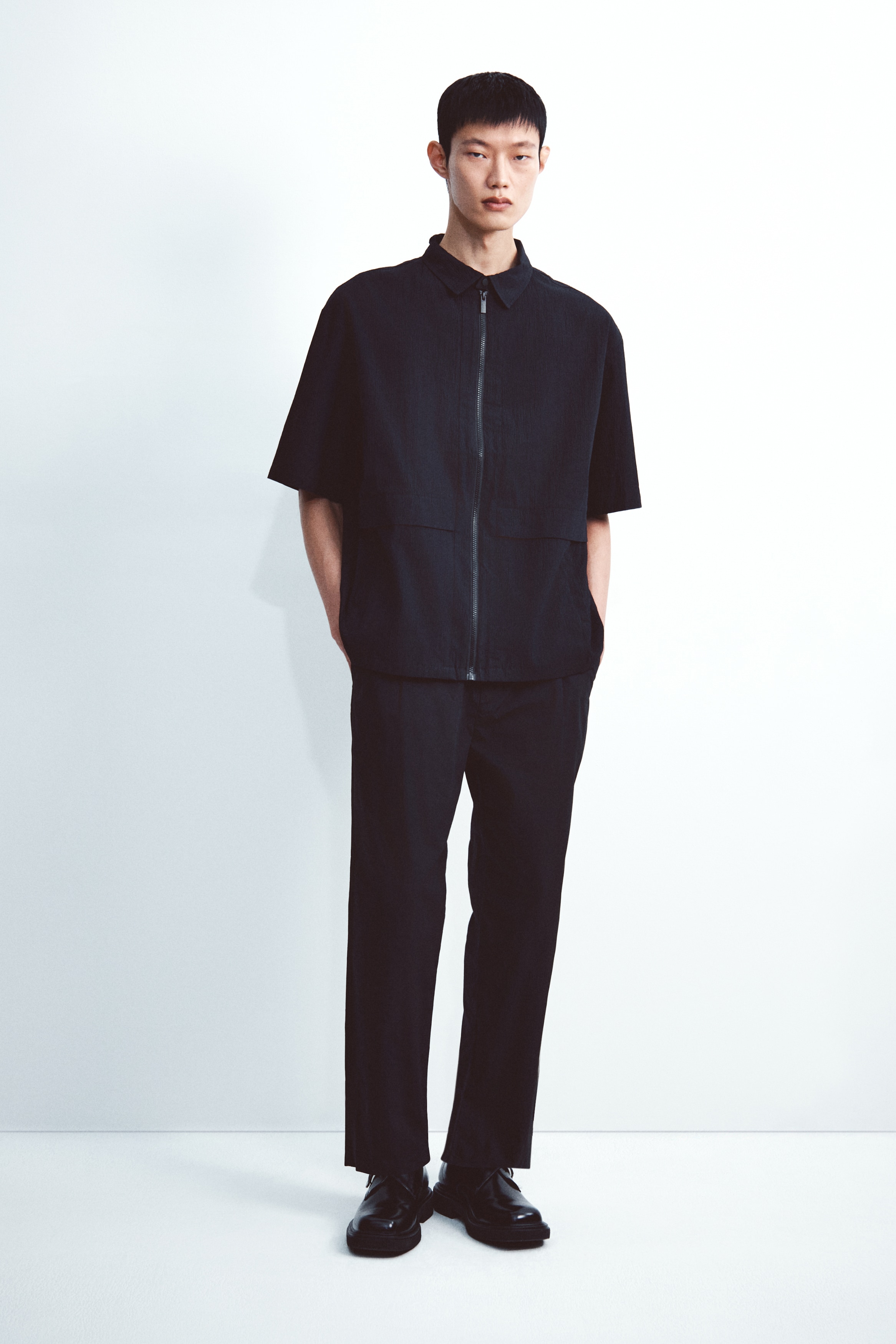 Loose Fit TrousersModel