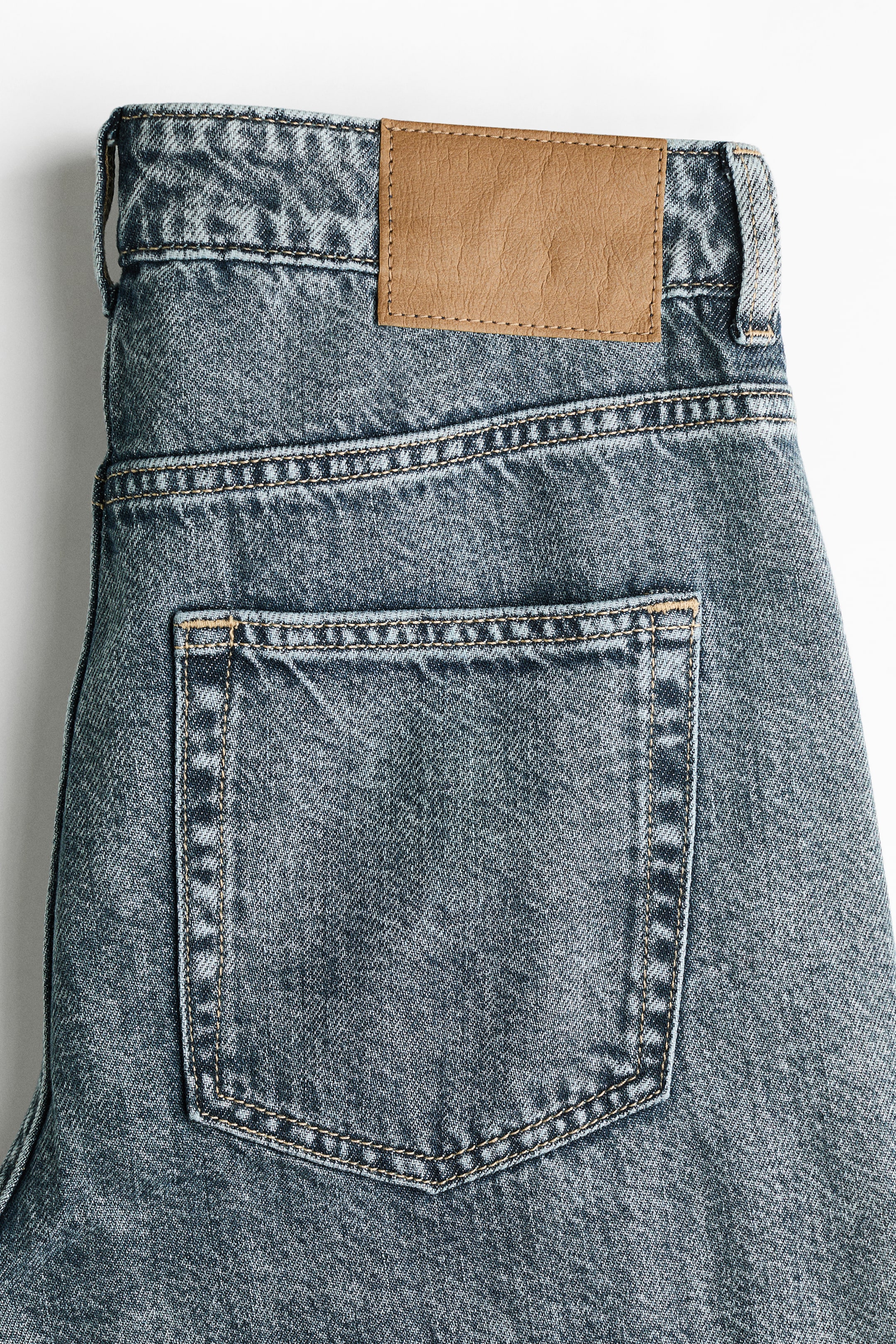 Barrel-Leg High-Waist Jeans