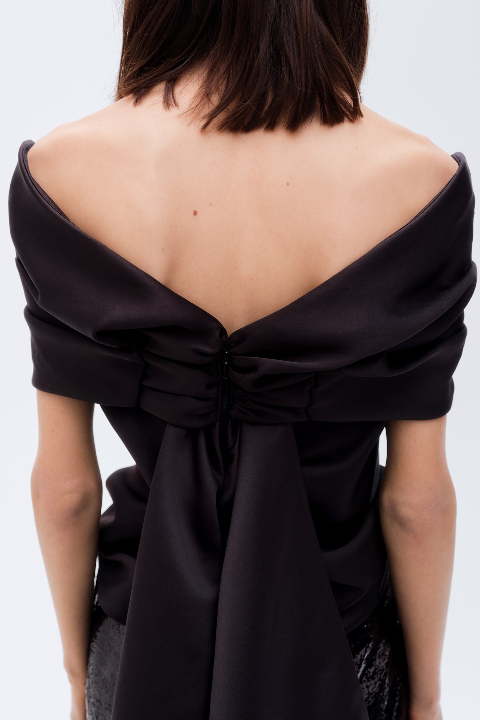 Женский топ H&M Bow-Detail Satin Top, цвет: Чёрный — фото 3