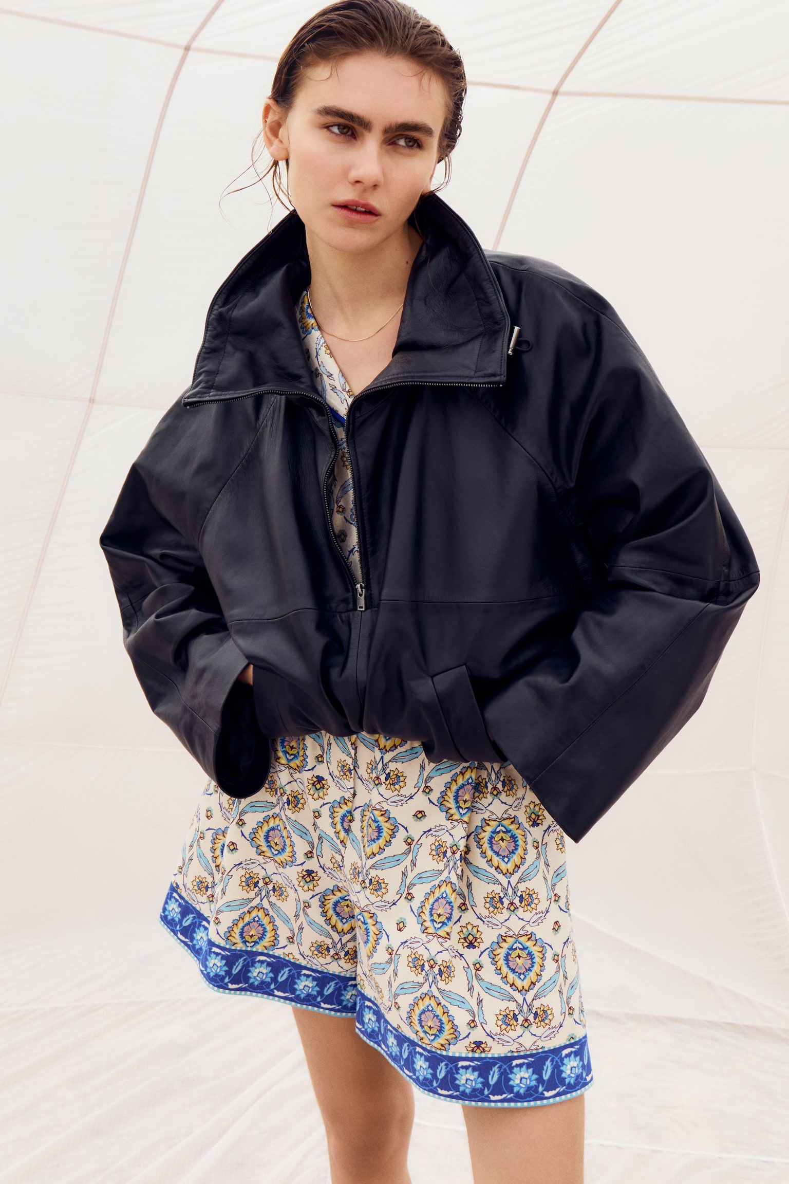 Belted linen-blend shorts - Light beige/Patterned - 3