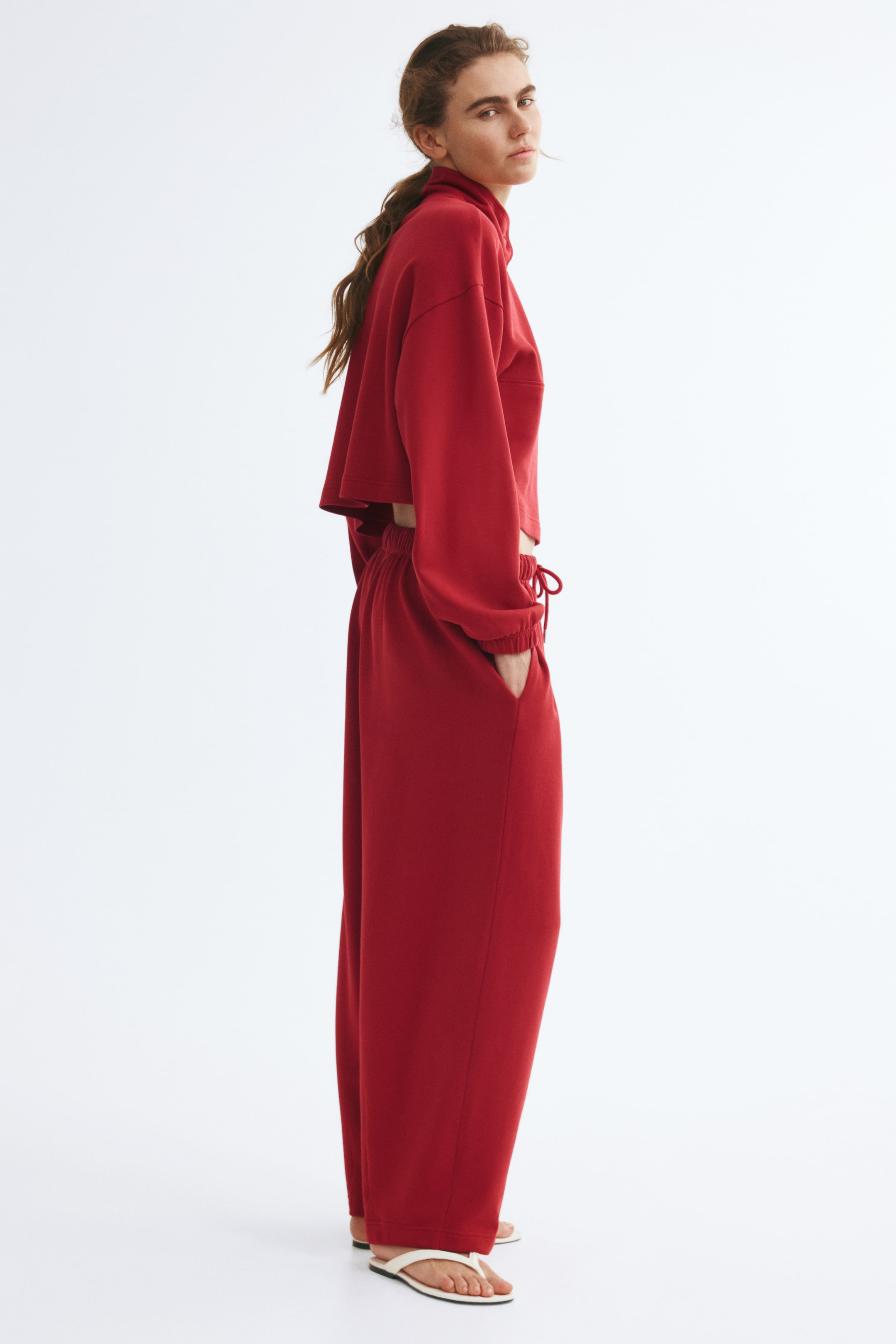 View larger image: Cotton barrel joggers - Raspberry red - Ladies | H&M 1