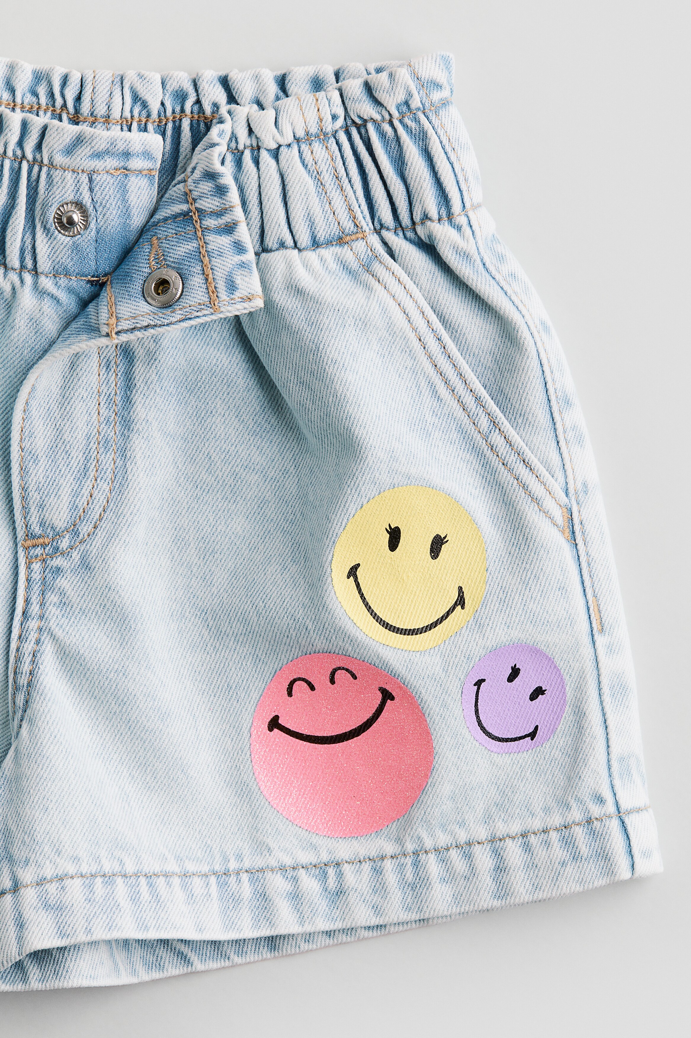 Loose Fit denim shorts