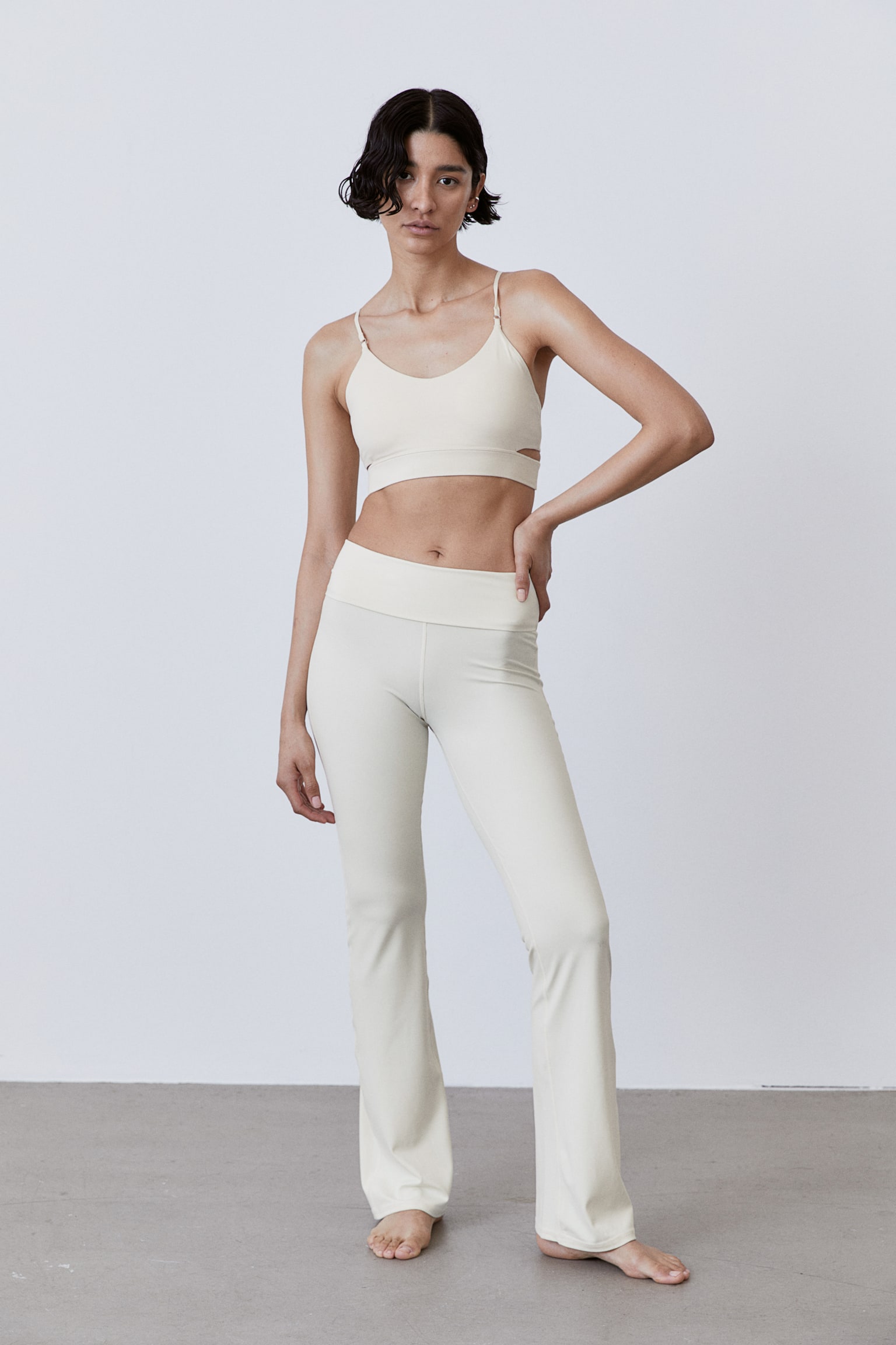 Light Support Sports Bra In SoftMove™ - Cream/Black - 7