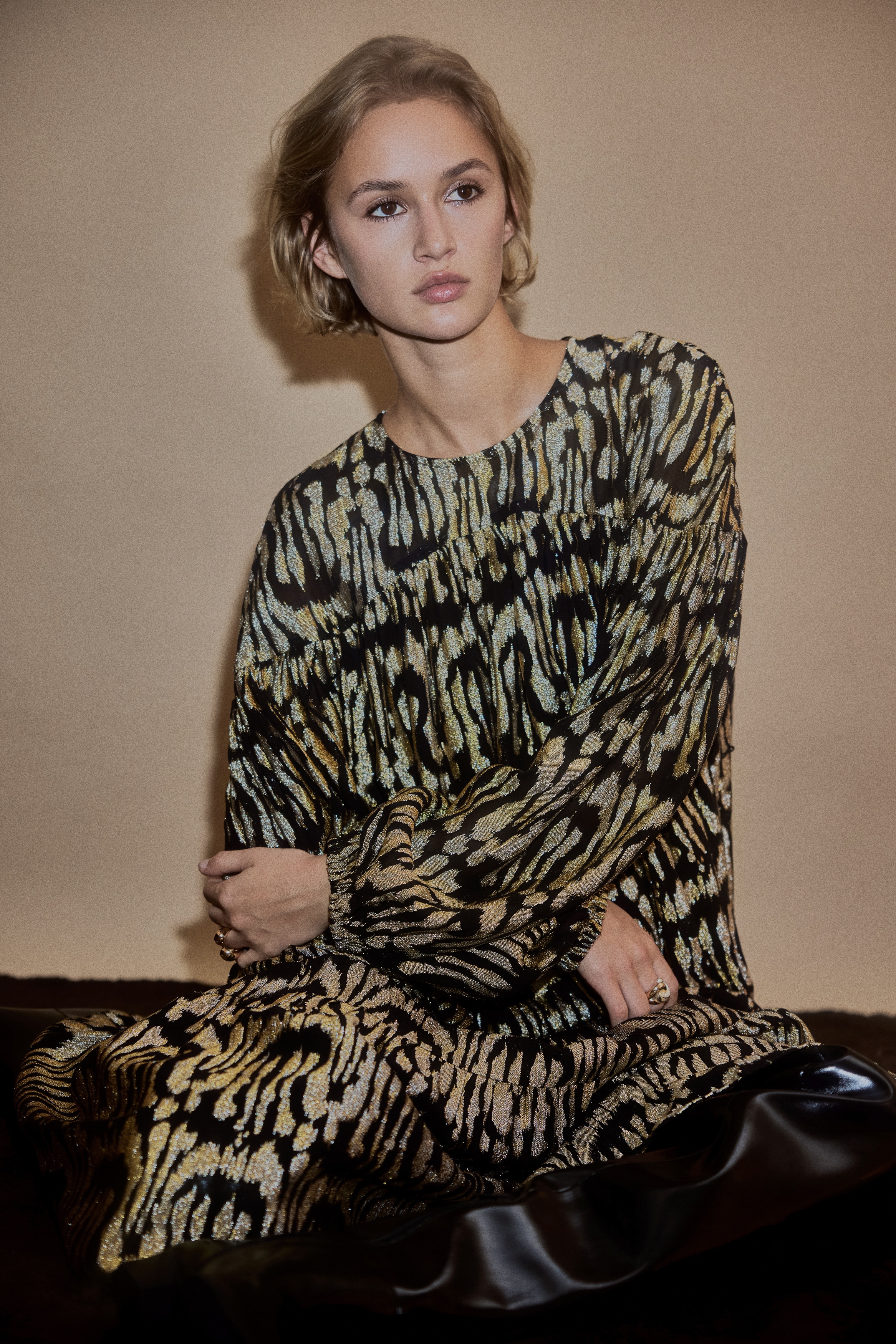 Gold Dresses | Sequin, Maxi, Party & Wedding Guest | H&M AU Gold Dresses | Sequin, Maxi, Party & Wedding Guest | H&M AU