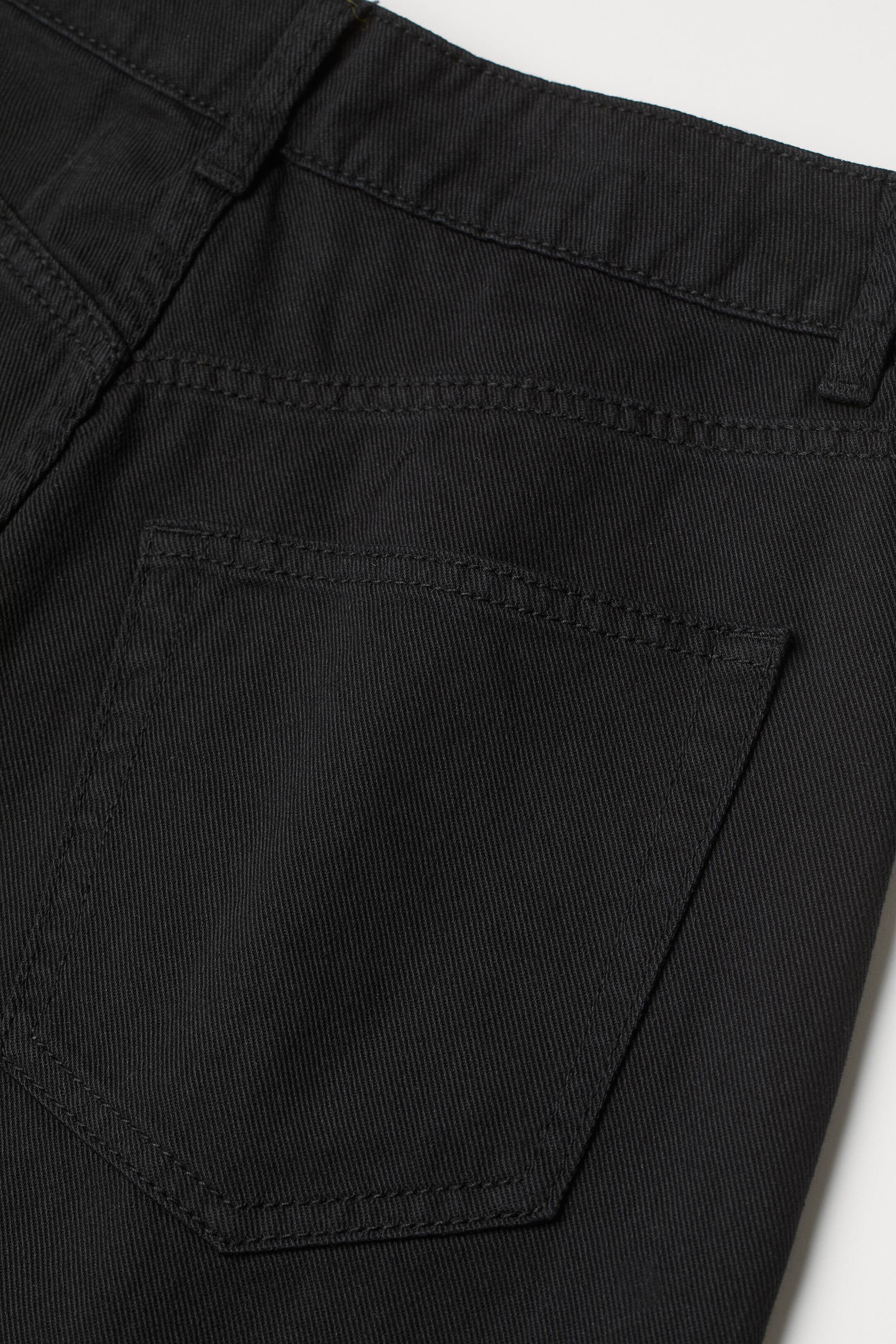 Näytä suurempi kuva: Korkeavyötärö-tvillishortsit - Musta - NAISET | H&M FI 2