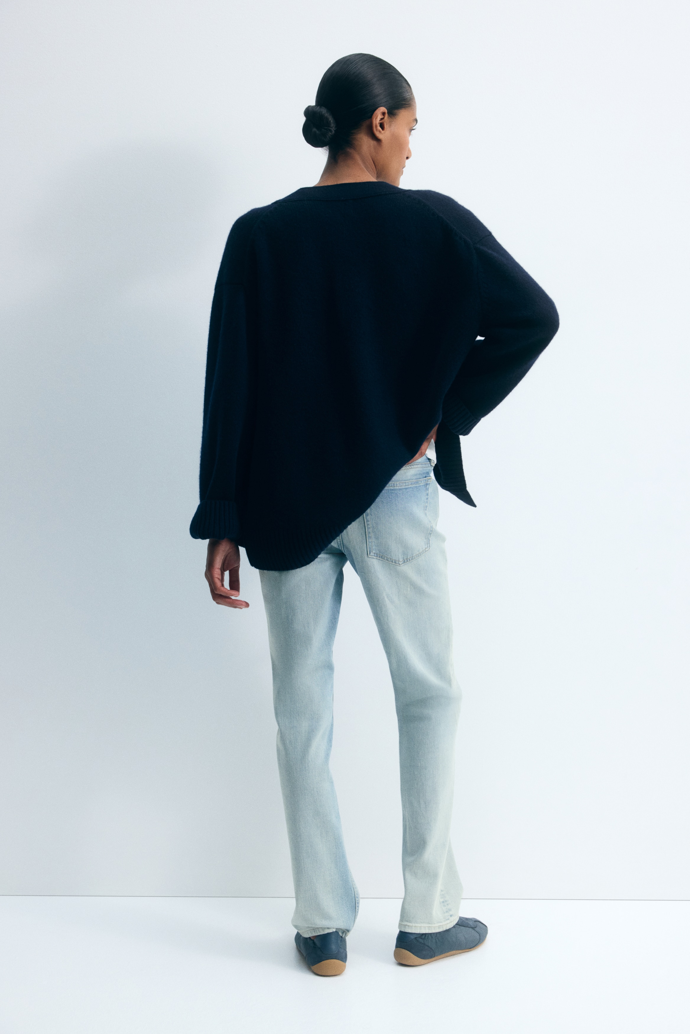 MAMA Slim Straight High Waist Jeans - thumbnail 2