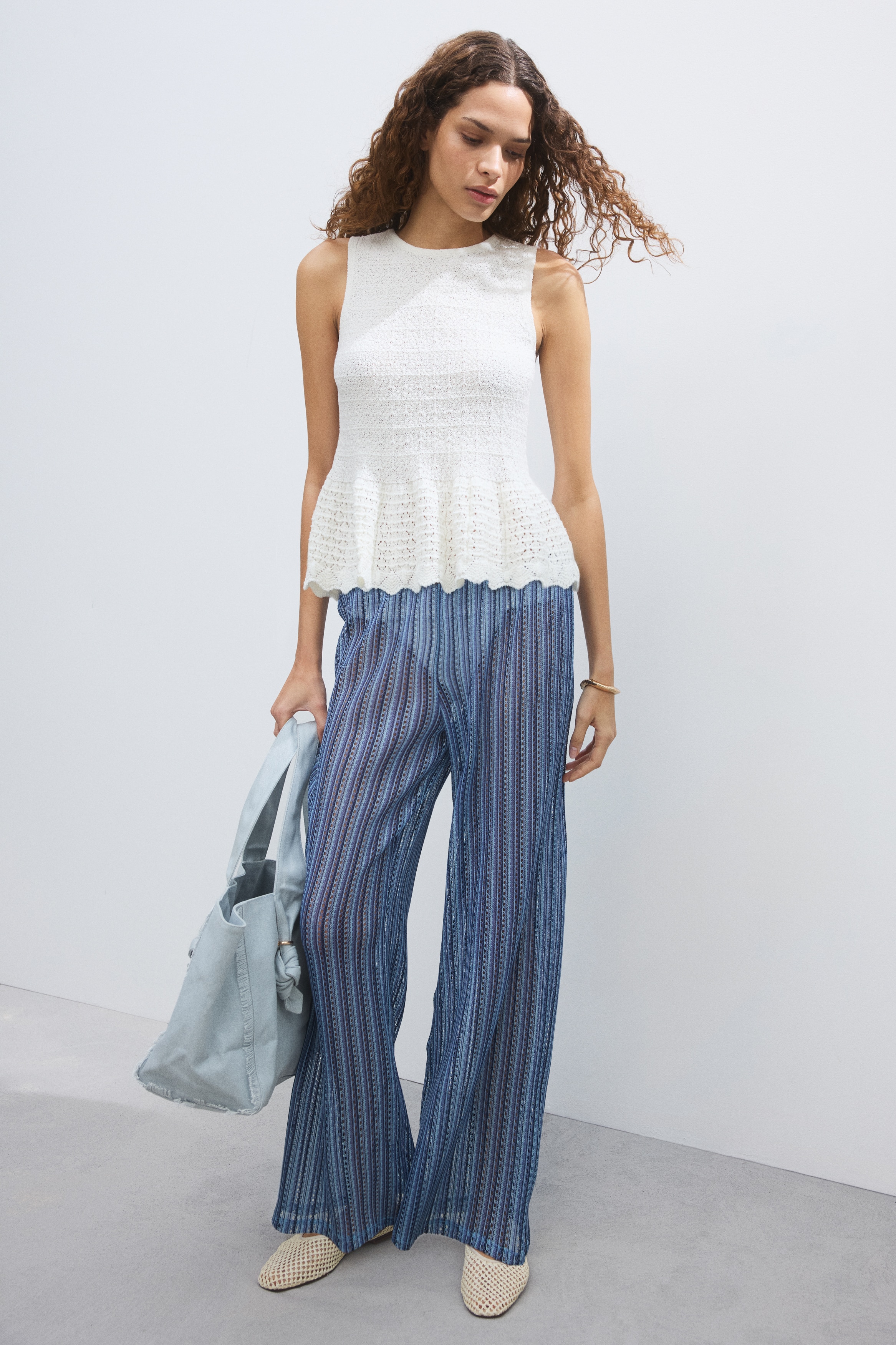 Vid hullstrikket bukse