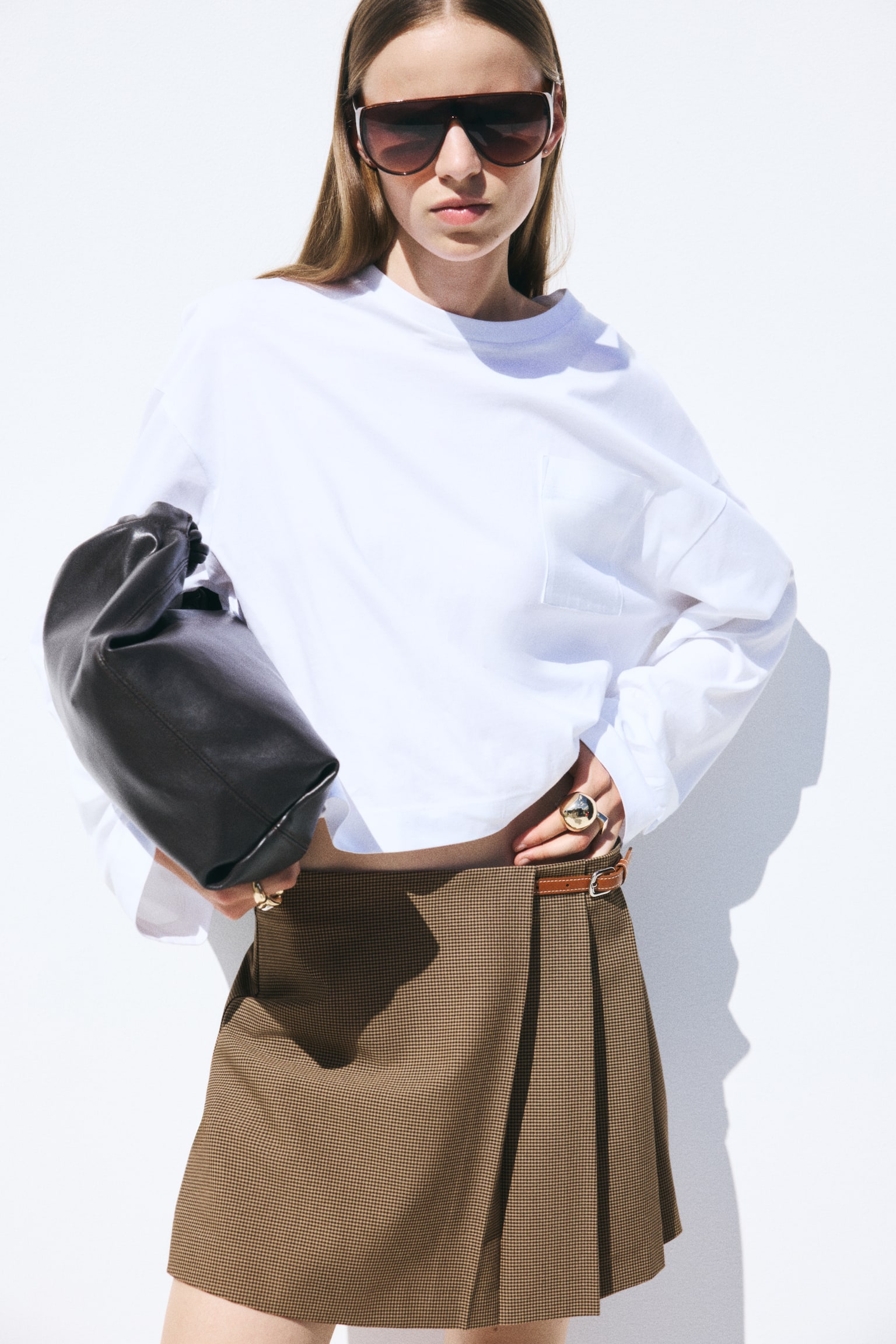Женская юбка-шорты H&M Belt-detail skort, цвет: Бежевый / Гусиная лапка — фото 4