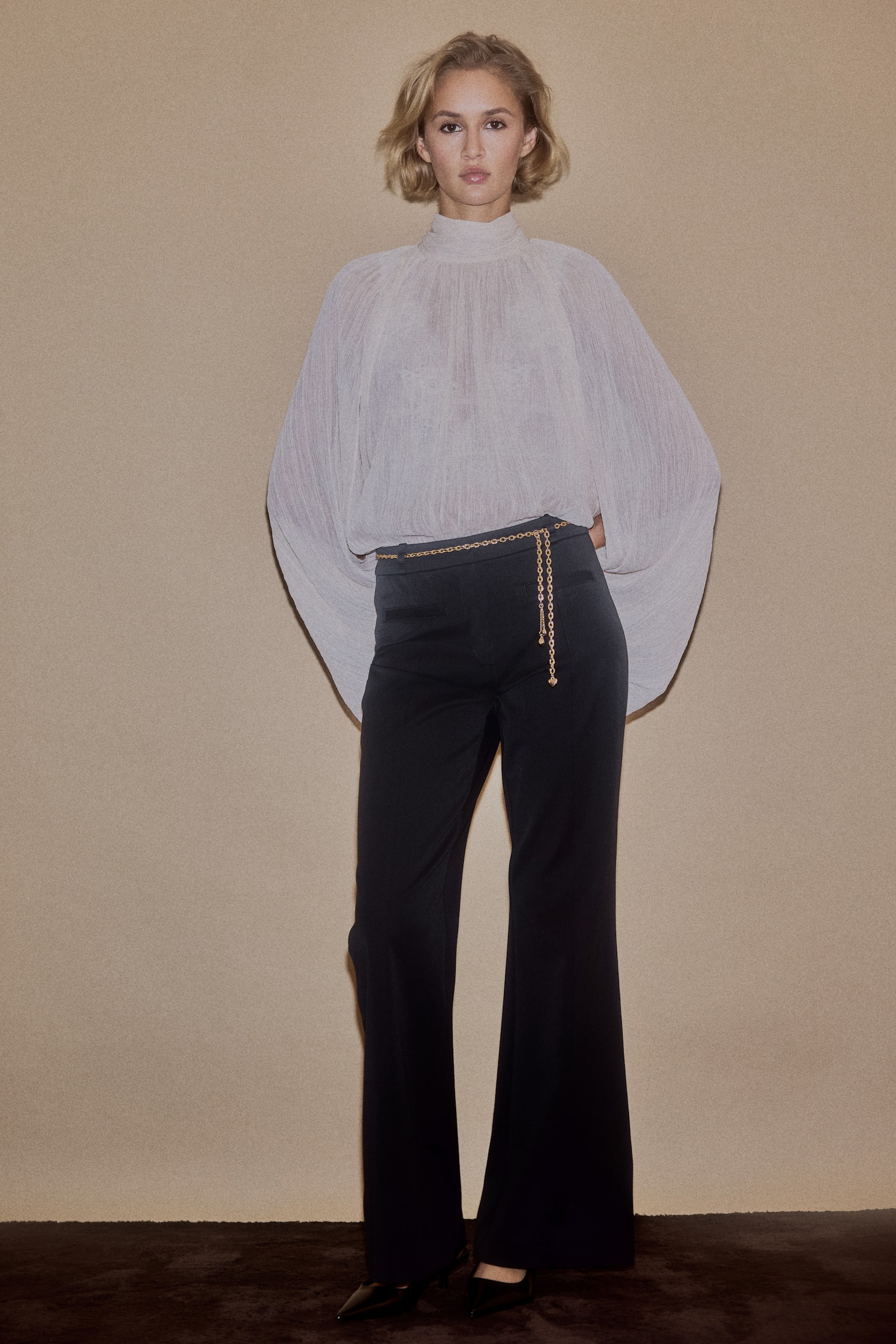 Chain-belt flared trousers - Black - 1