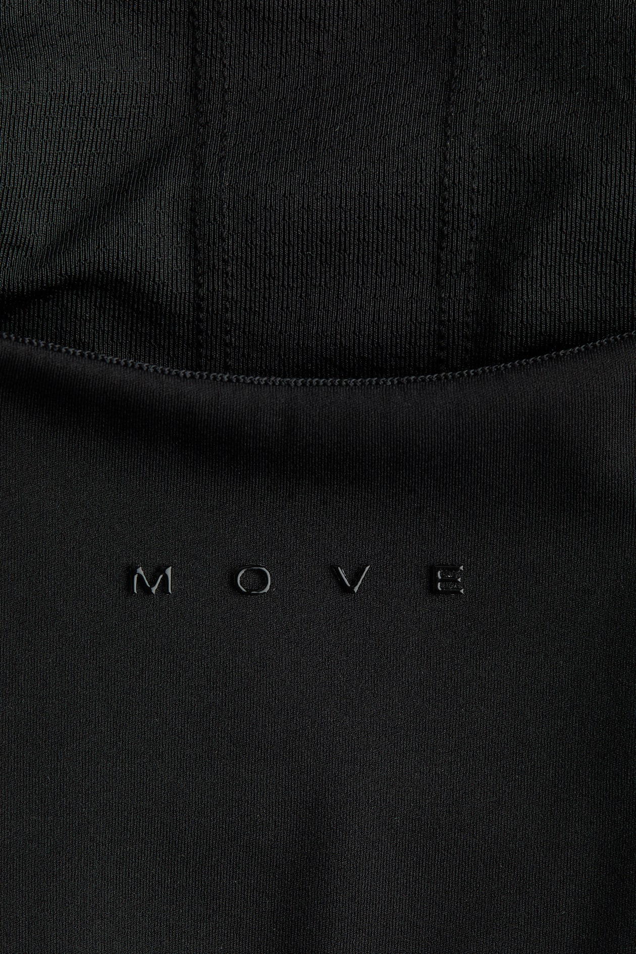 Medium-Support Bandeau Sports Bra with SculptMove - image 4
