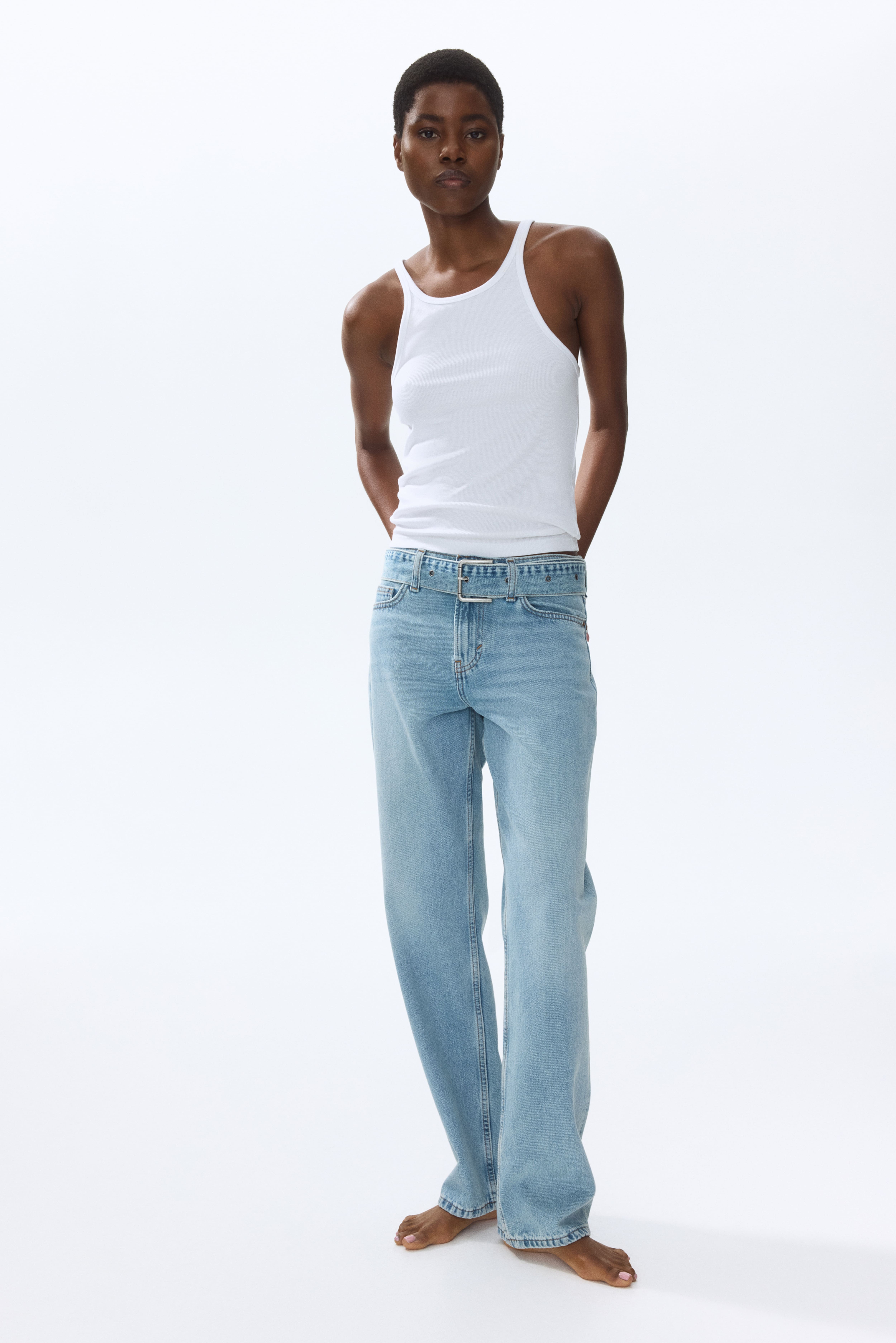 Jean taille haute jambes tonneau