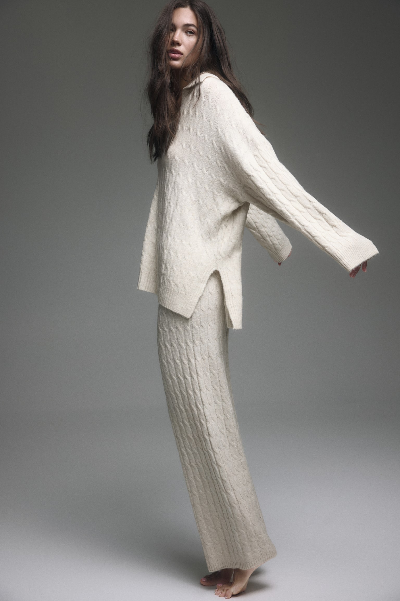 Cable-knit jumper - Jasnobeżowy melanż - 4