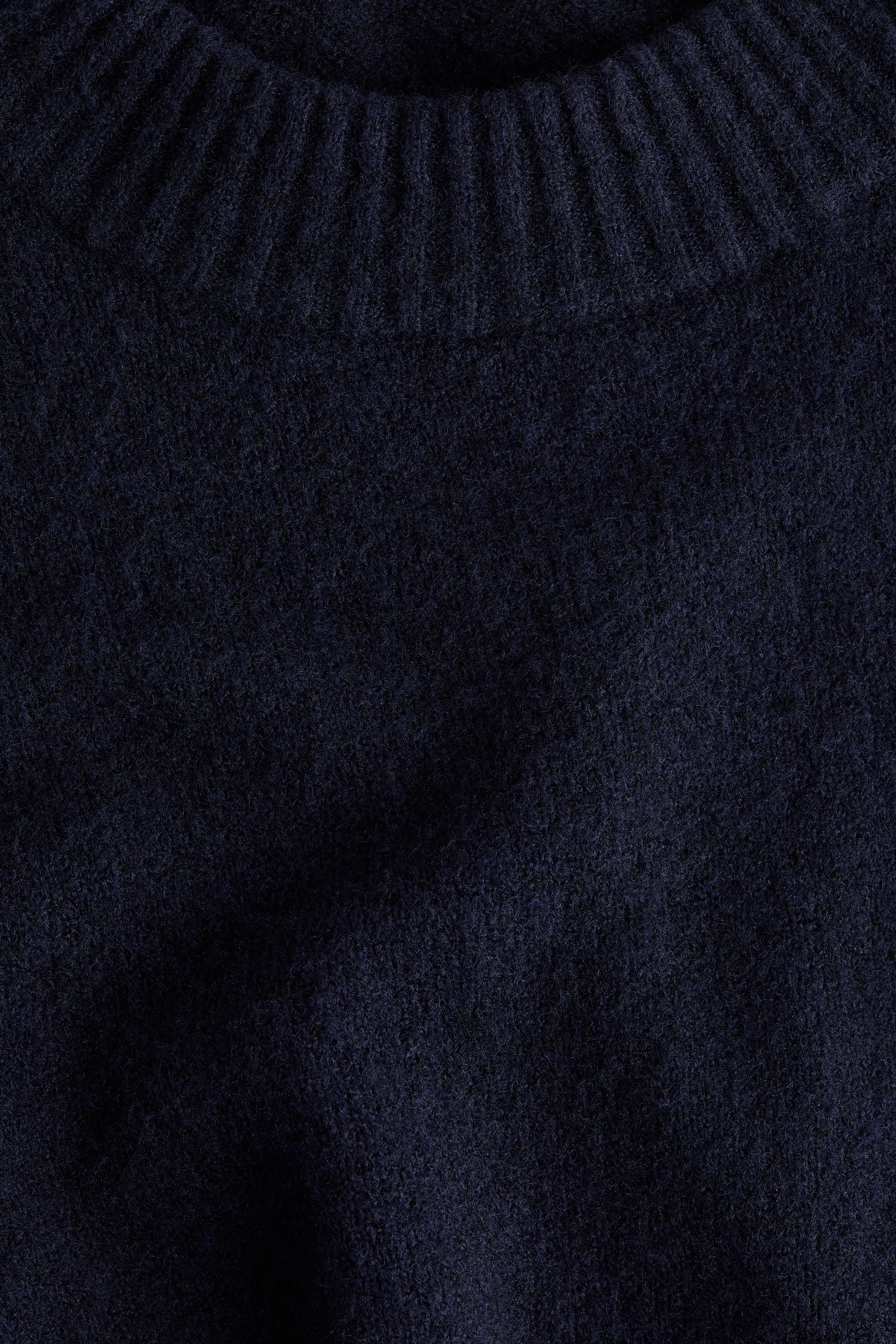 472195_6 472195_6