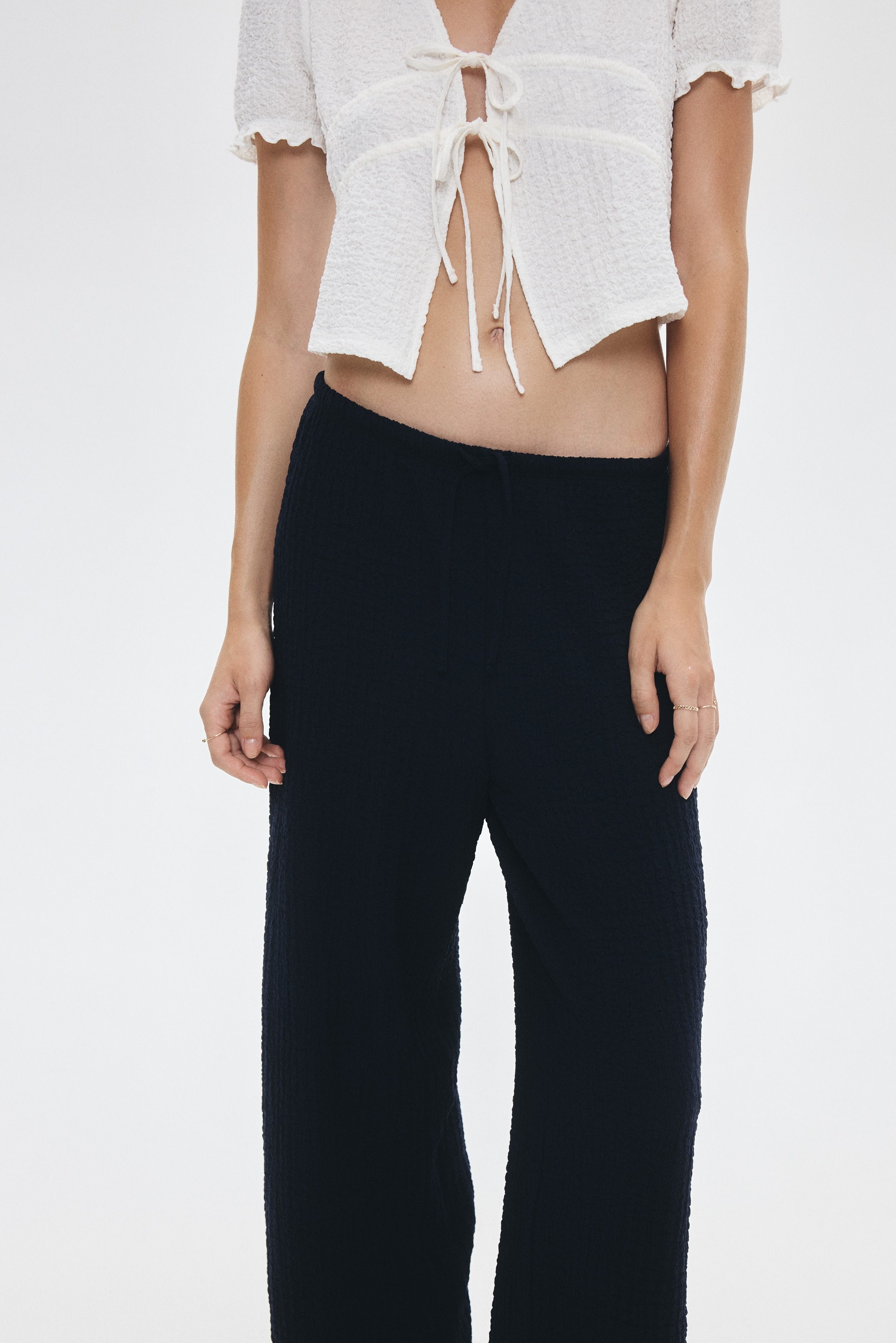 Crinkled drawstring trousers