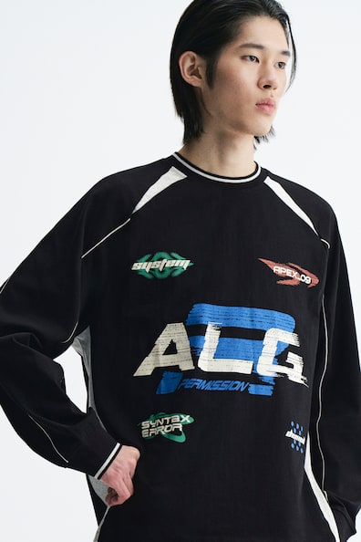 ルーズフィット プリント長袖Tシャツ