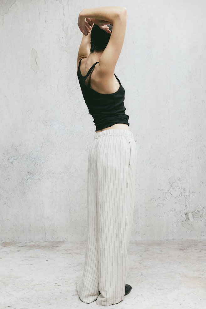 Pantaloni pull-on in misto lino - Beige chiaro/gessato/Light beige/Black/Cream/Leaf-patterned - 1