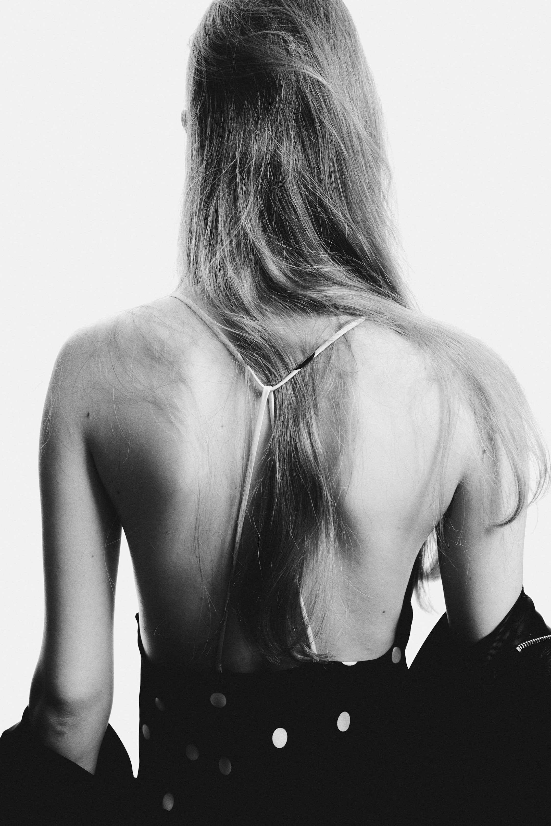 Visualizza immagine più grande: Abito in satin con spalline sottilissime - Nero/pois - DONNA | H&M IT 5