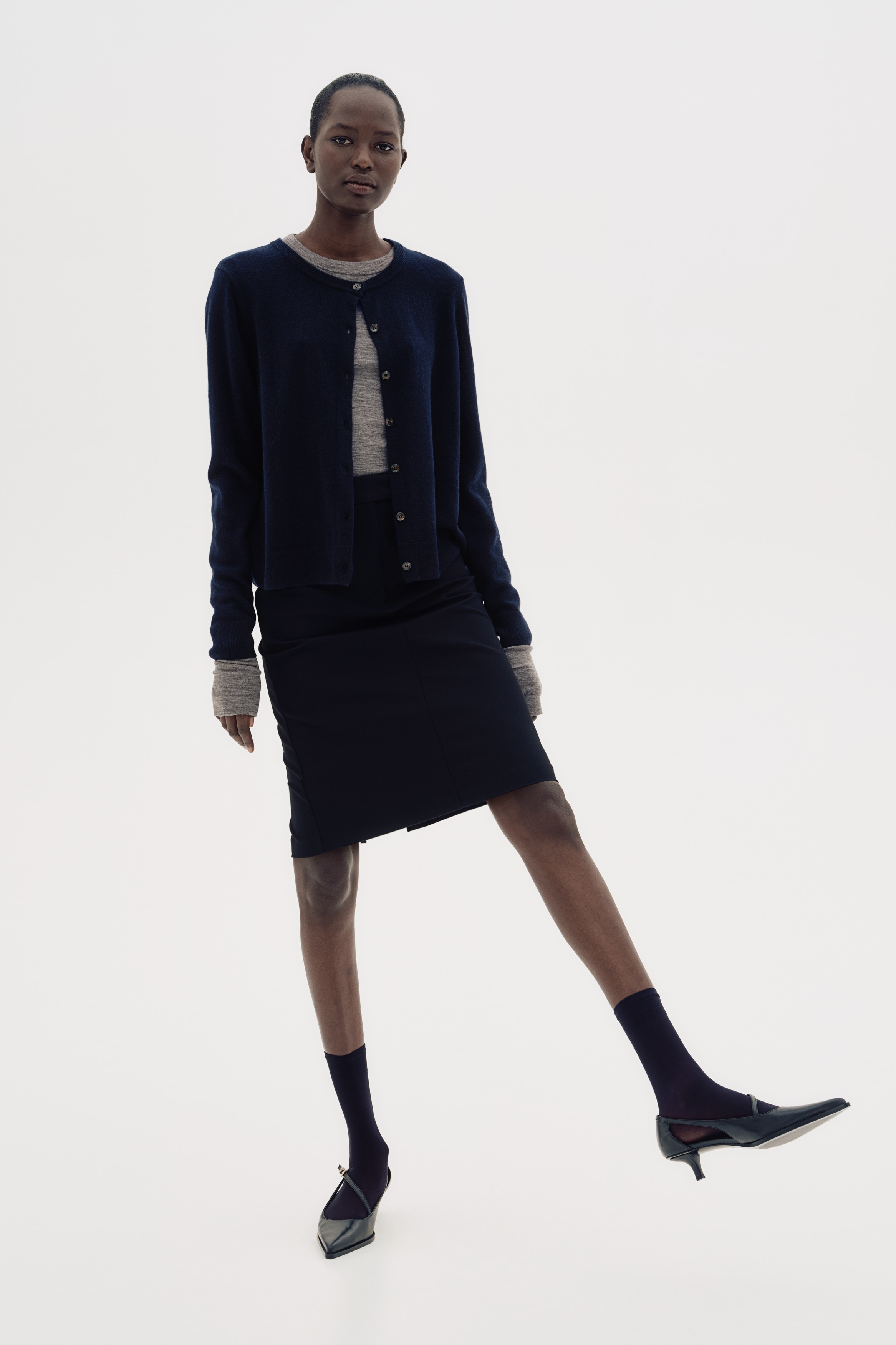 crescentmoon様カシミヤ100% カーディガン ブローチ ネイビー M カシミヤ100ニットシャツカーディガン（カーディガン）｜ánuans