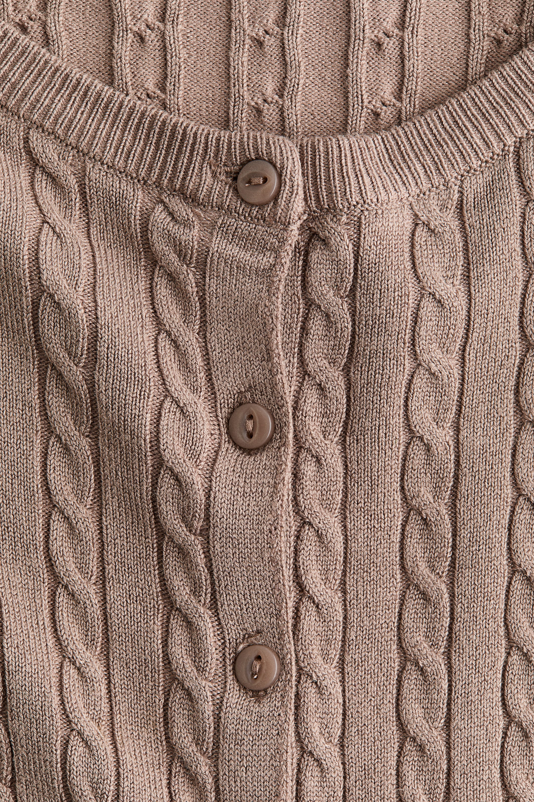 Chandail en tricot torsadé