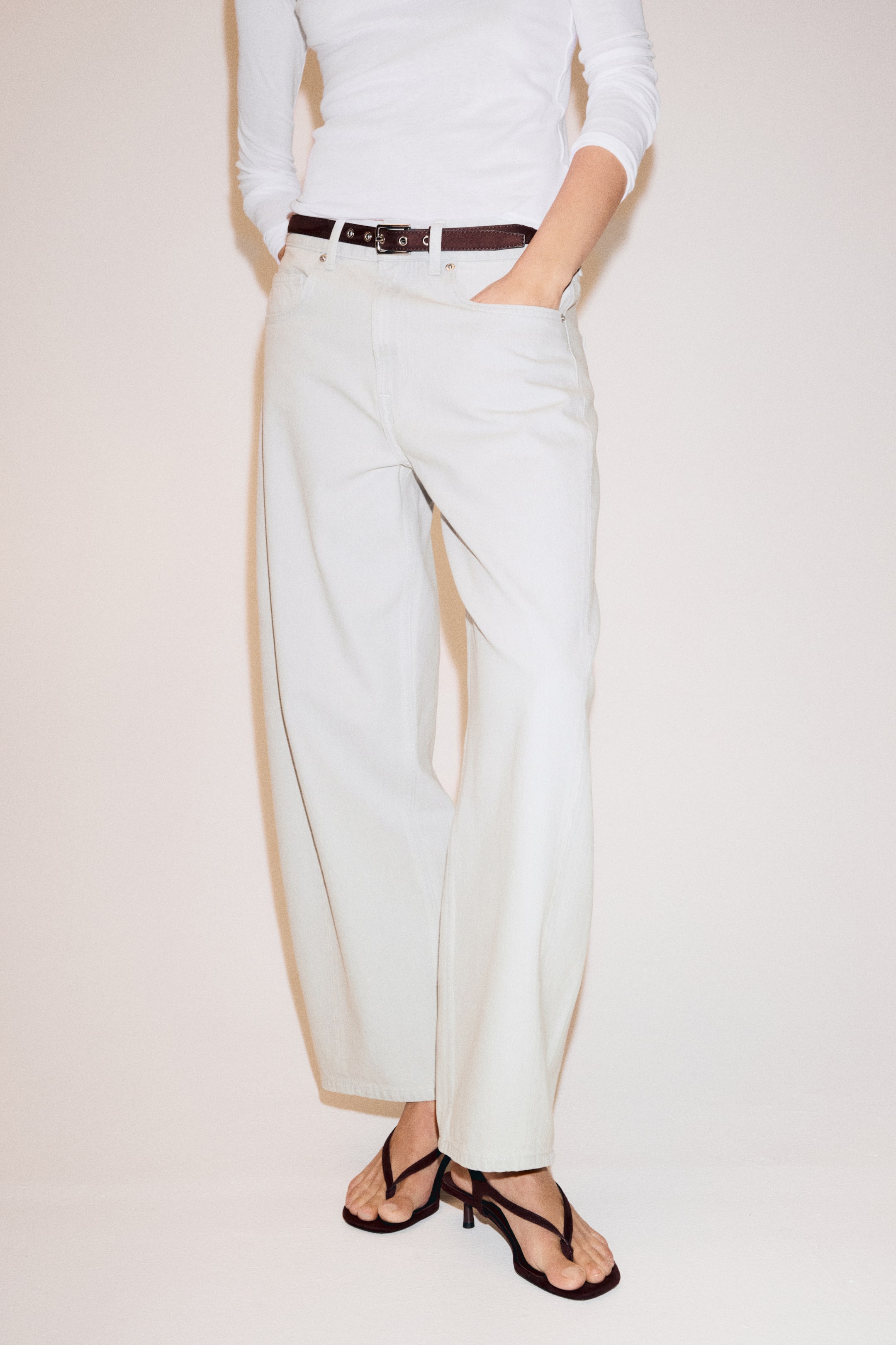 Regular-Waist Barrel-Leg Ankle Jeans