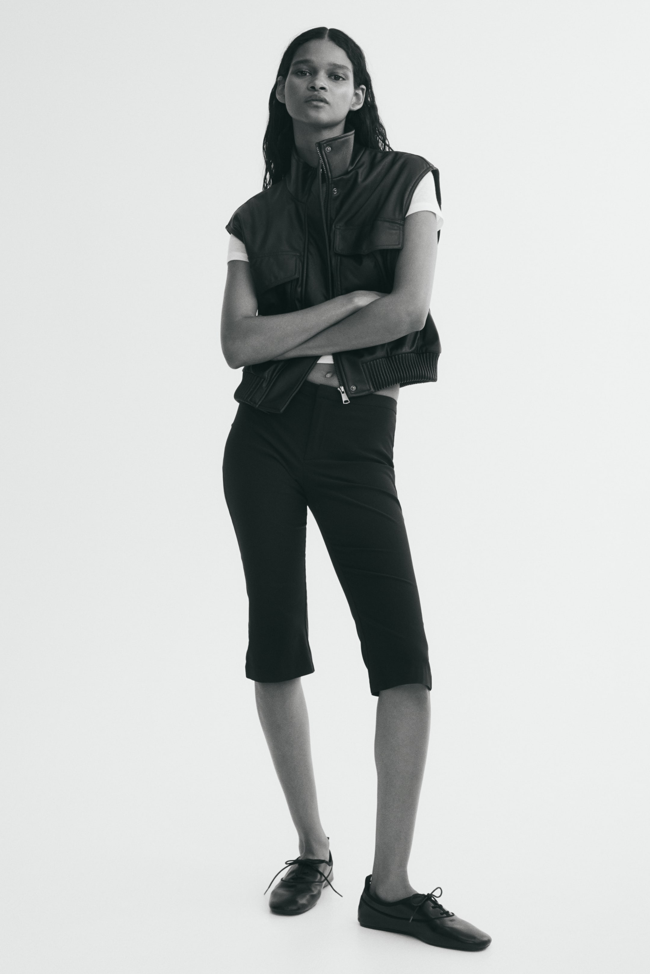 Женские жилеты H&M Oversized Coated Vest — фото 4