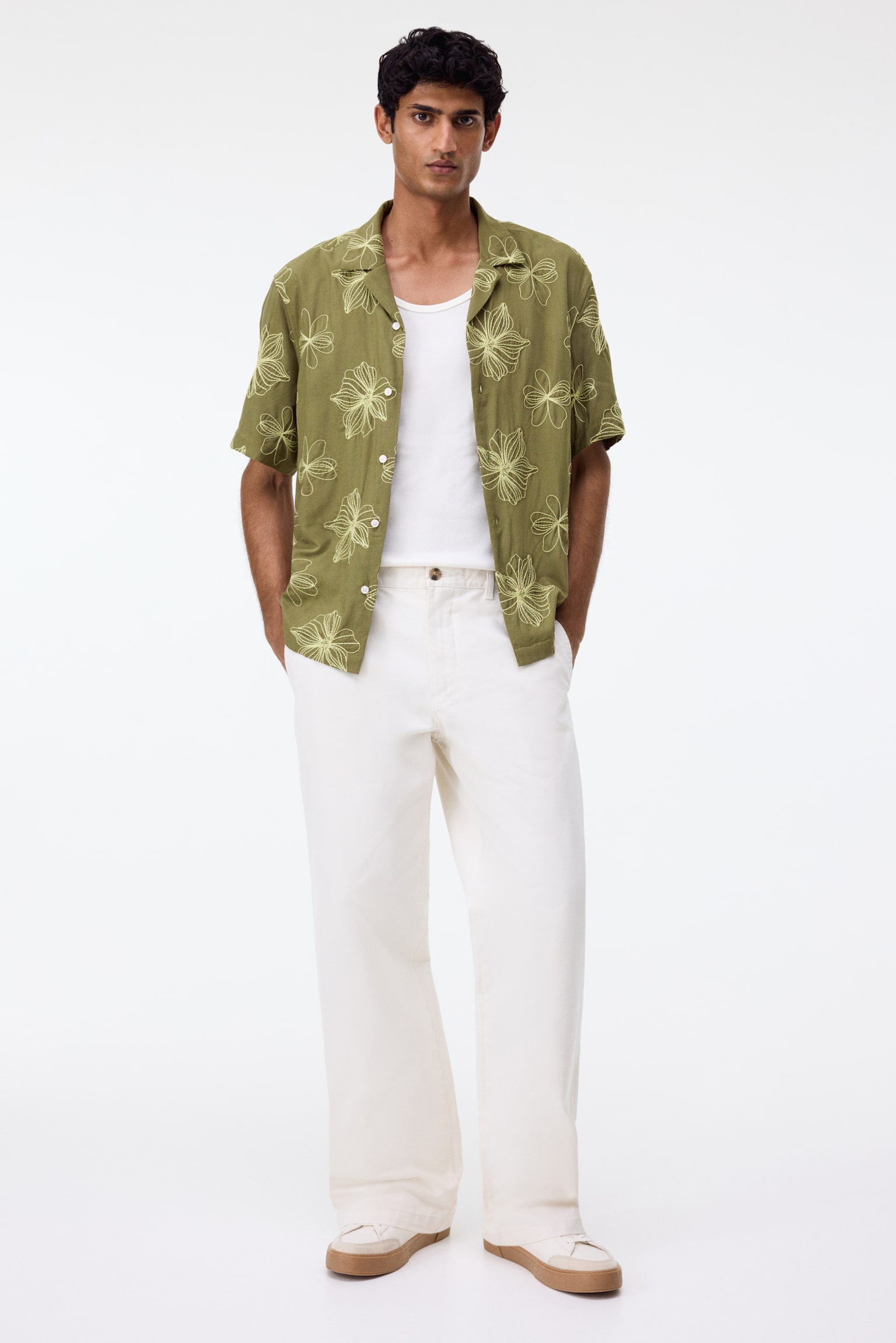 Regular Fit Embroidered resort shirt - Khaki green/Floral/Burgundy/Flowers/White/Floral - 4