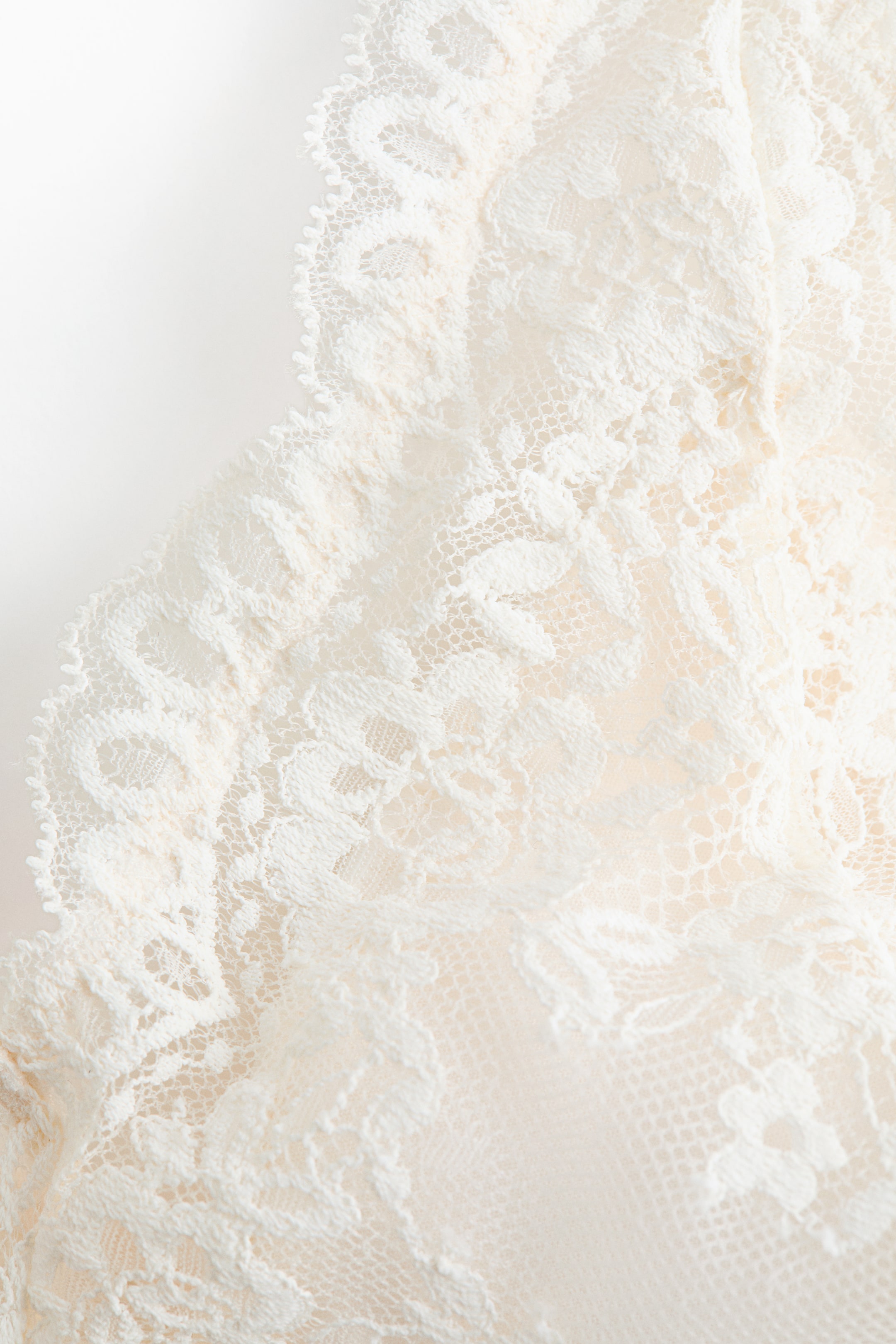 Soutien-gorge souple et coussiné en dentelle