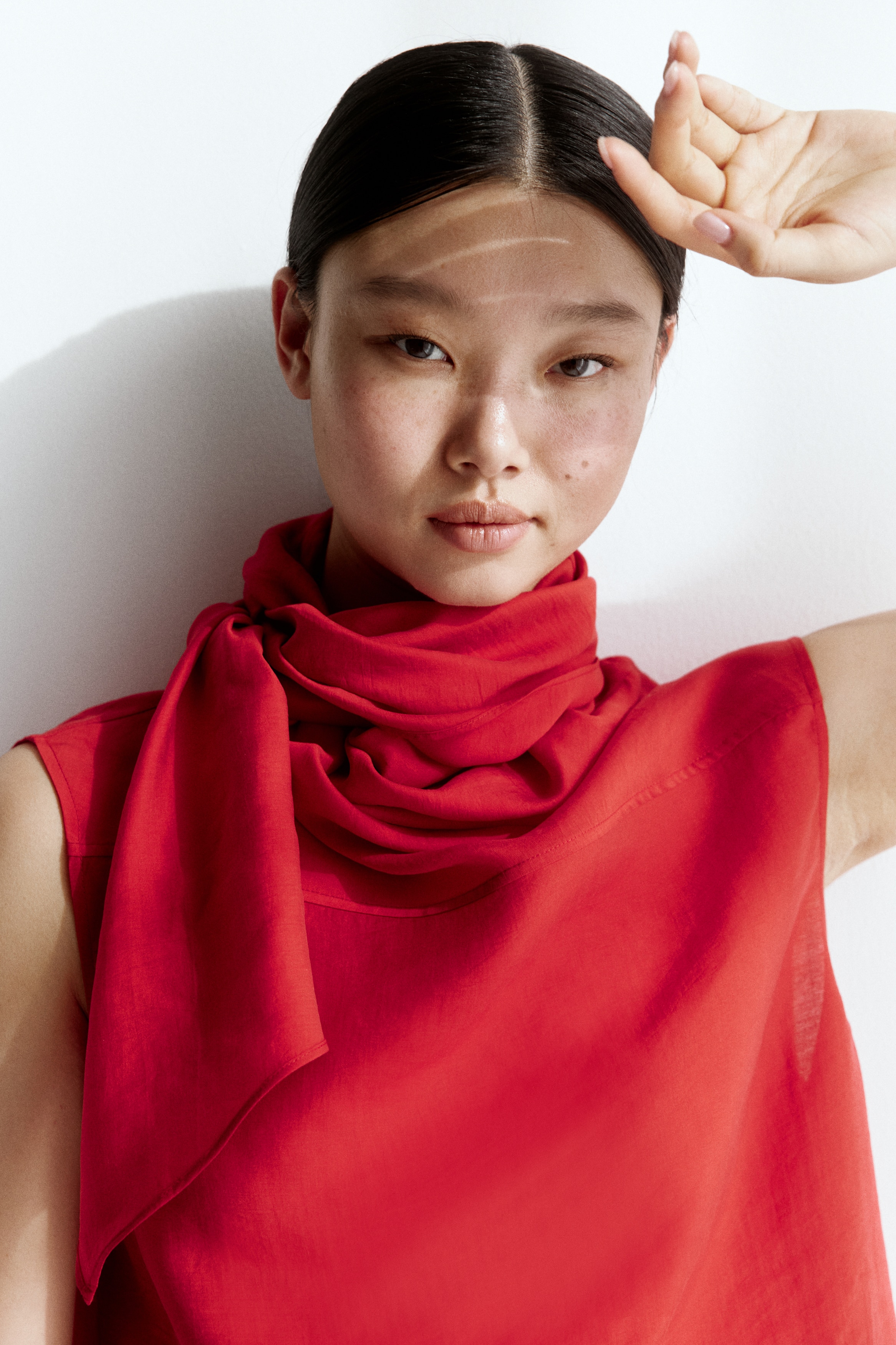 Bluza bez rukava sa šal-kragnom - Jarkocrvena