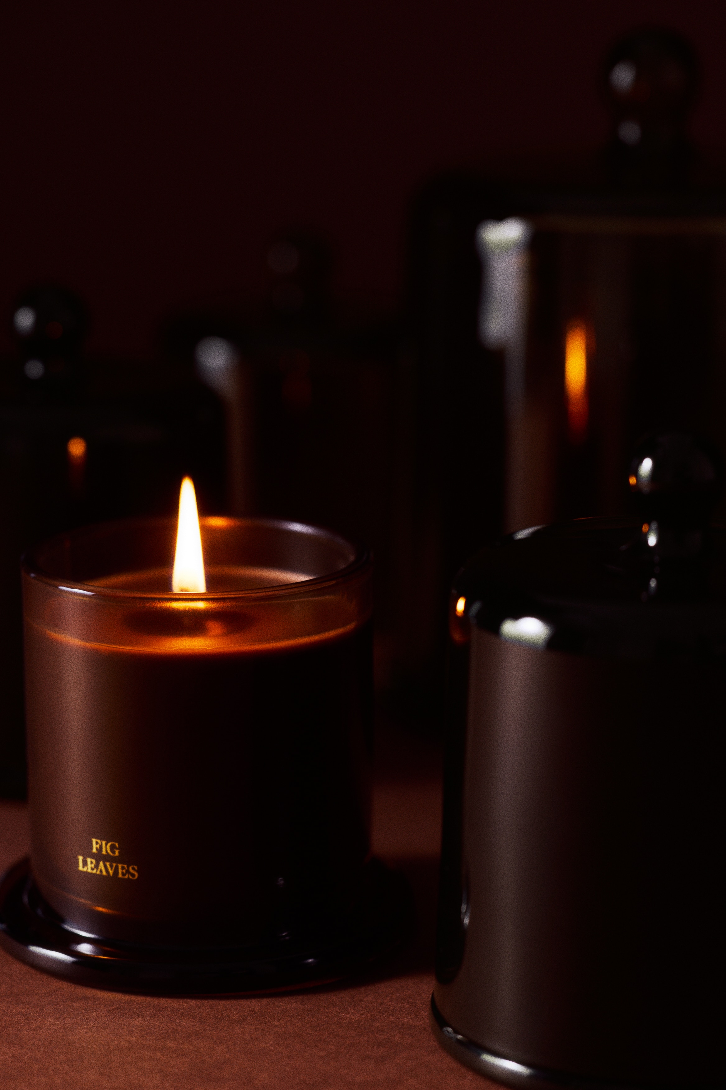 Geurkaars met stolp - Fig Leaves/Patchouli Vetiver/Cedarwood Pepper/Rose Geranium
