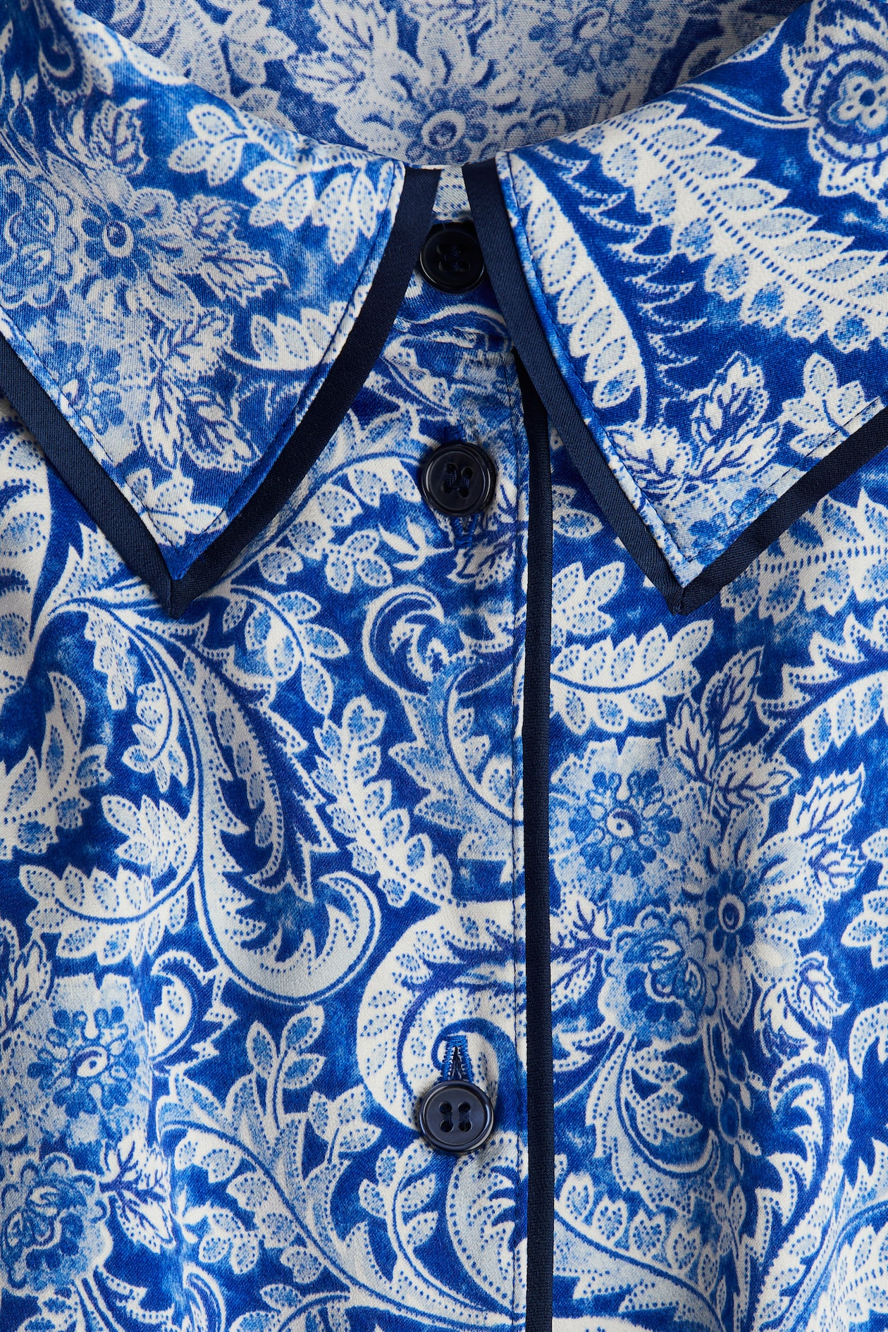 Chemise En Satin Imprim Bleu motif Cachemire Ladies H M CA chemise-en-satin-imprim-bleu-motif-cachemire-ladies-h-m-ca