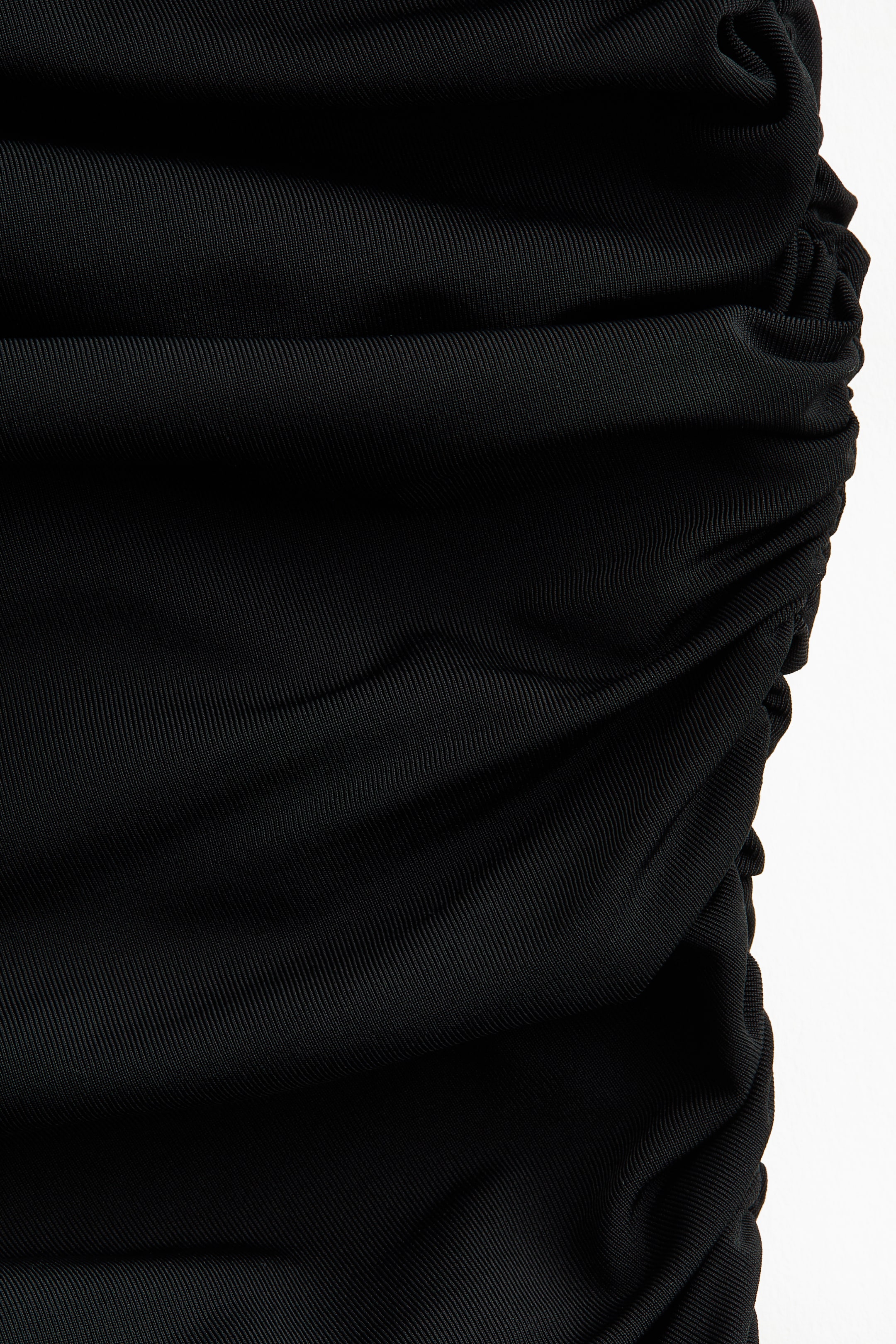 Haut à effet drapé