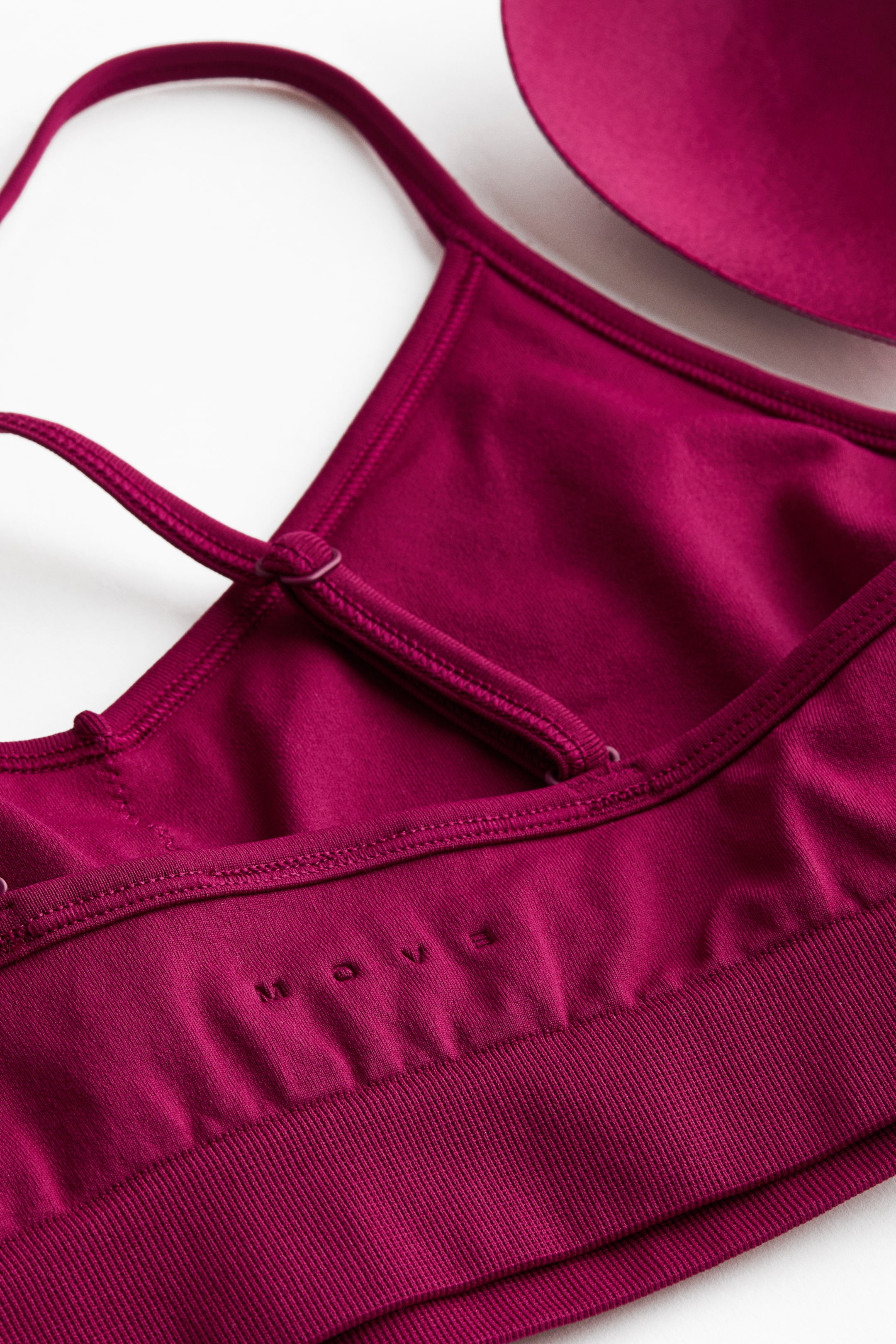 Medium Support Seamless Sports Bra with DryMove™