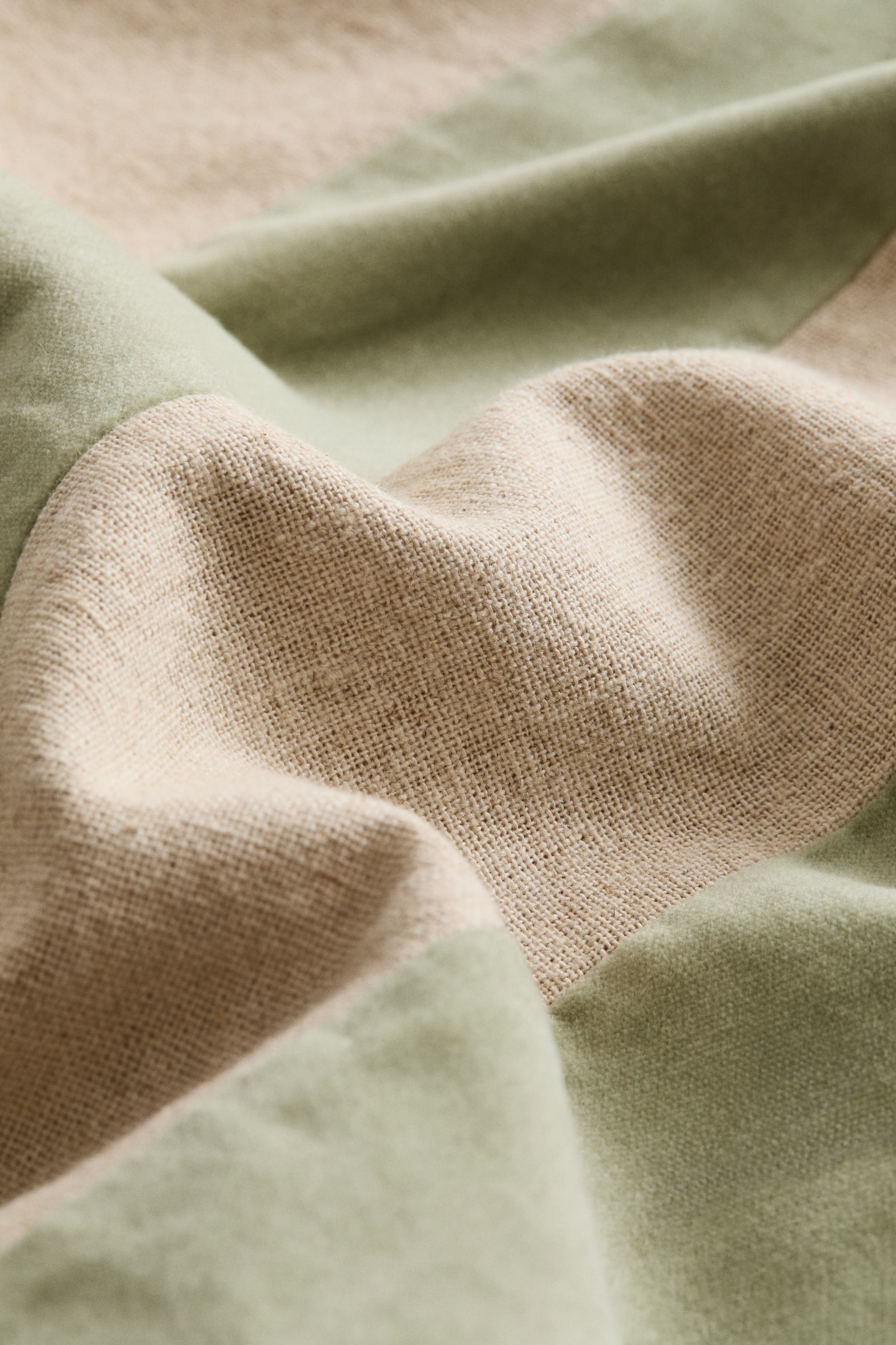 Linen-blend cushion cover - Light green/Beige striped/Light beige/Black striped/Light beige/Brown striped/Yellow/Beige striped/Light pink/Beige striped - 3