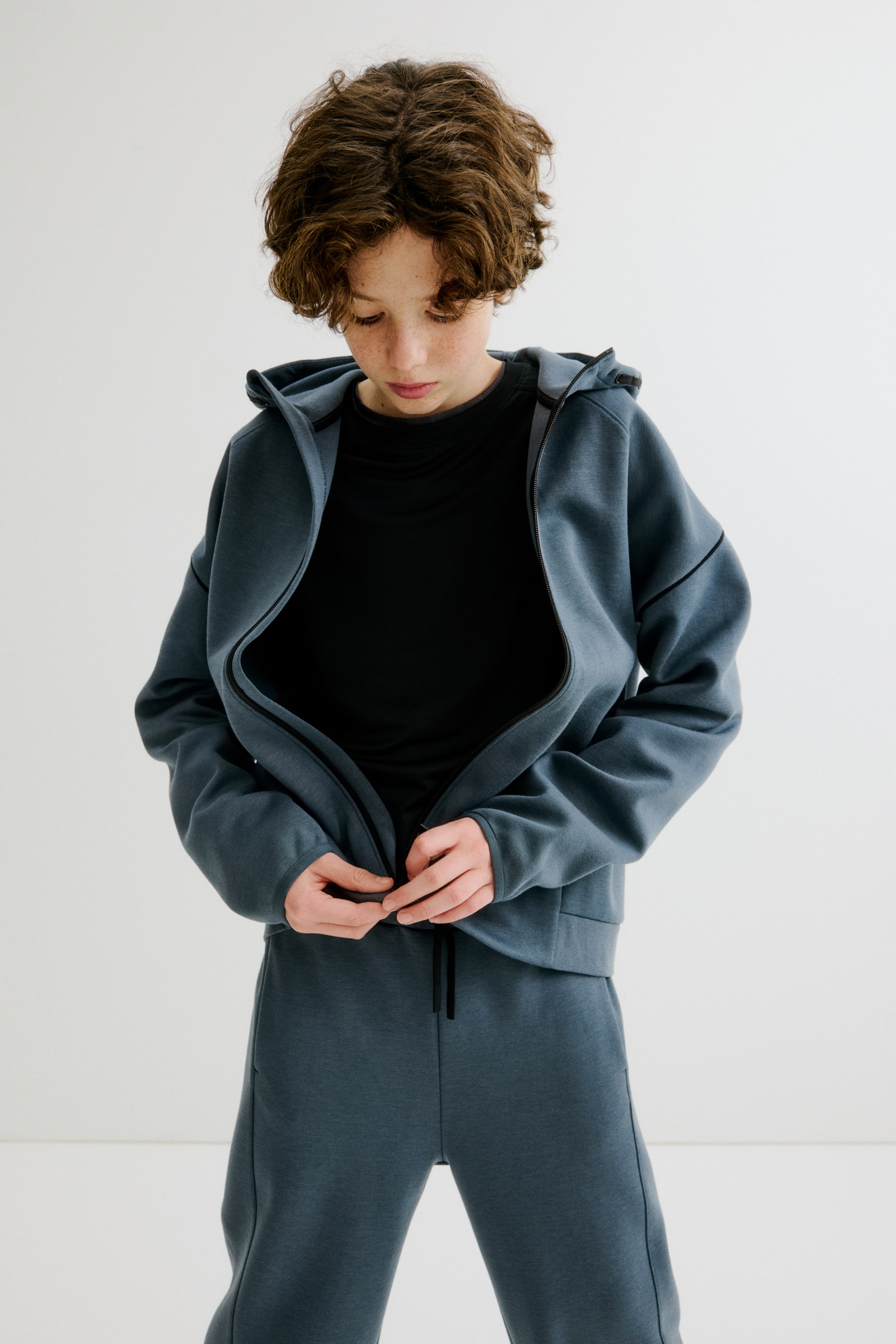 Ampliar la imagen: Sports zip-through hoodie with DryMove™ - Azul cerceta - Kids | H&M MX 3