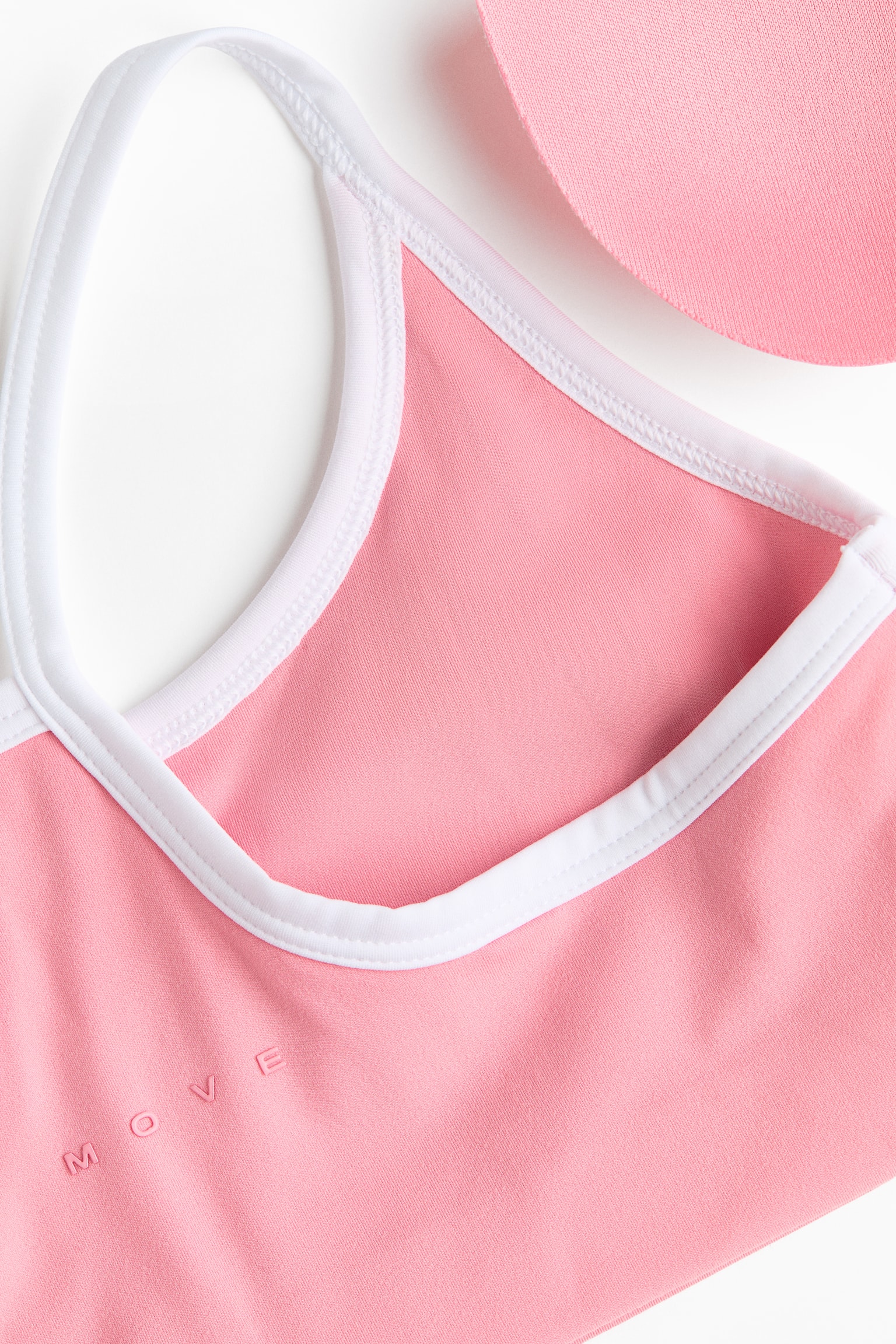 Детский топ H&M Lightly Padded Sports Crop Top with SoftMove™, цвет: Нежно-розовый — фото 2