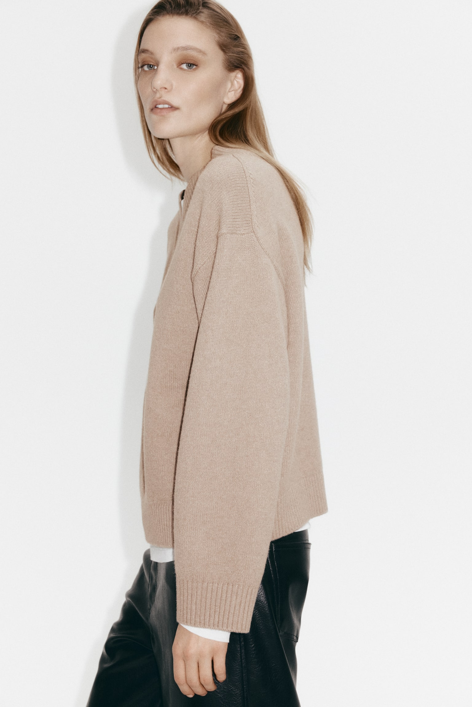 V-neck jumper - Mole/Dark green/Black/Cream/Light yellow - 3