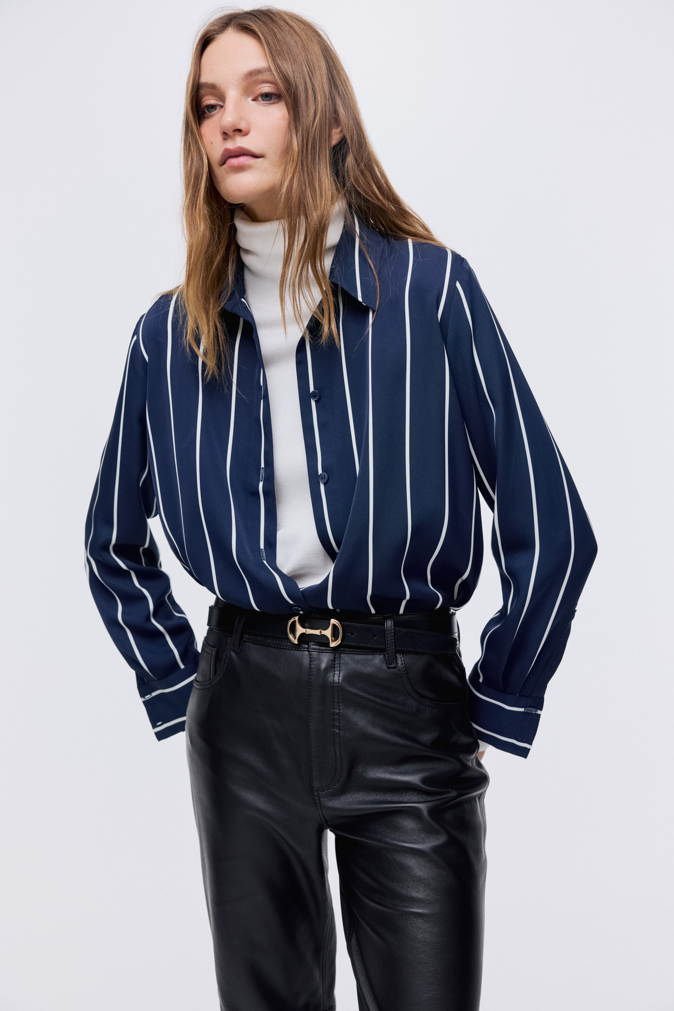 이미지 확대 보기: 셔츠 - 네이비 블루/스트라이프 - 여성 | H&M KR 2